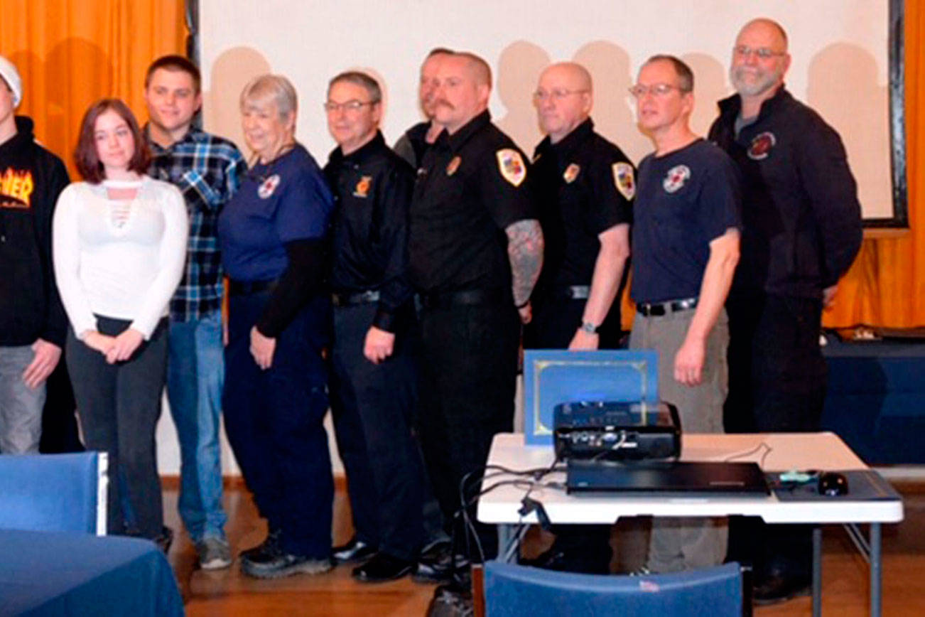 Wreck survivors thank firefighters who helped them