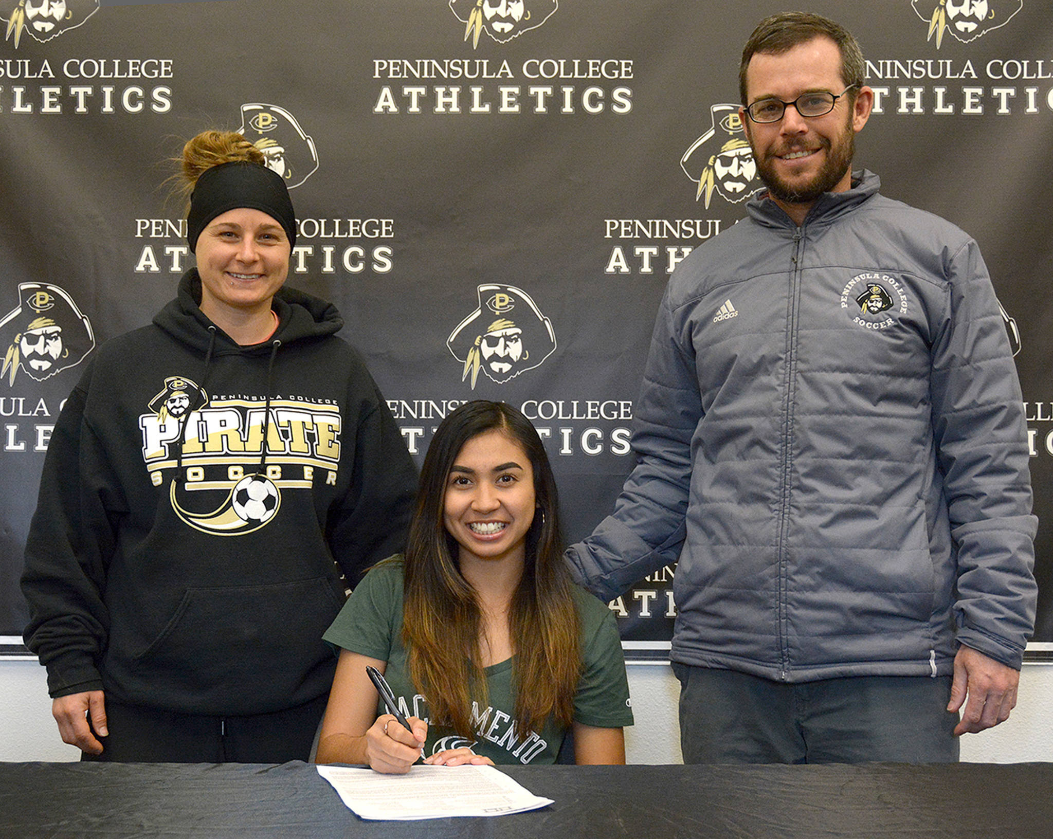 AREA SPORTS BRIEFS: Peninsula’s Torres-Benito signs with Sacramento State