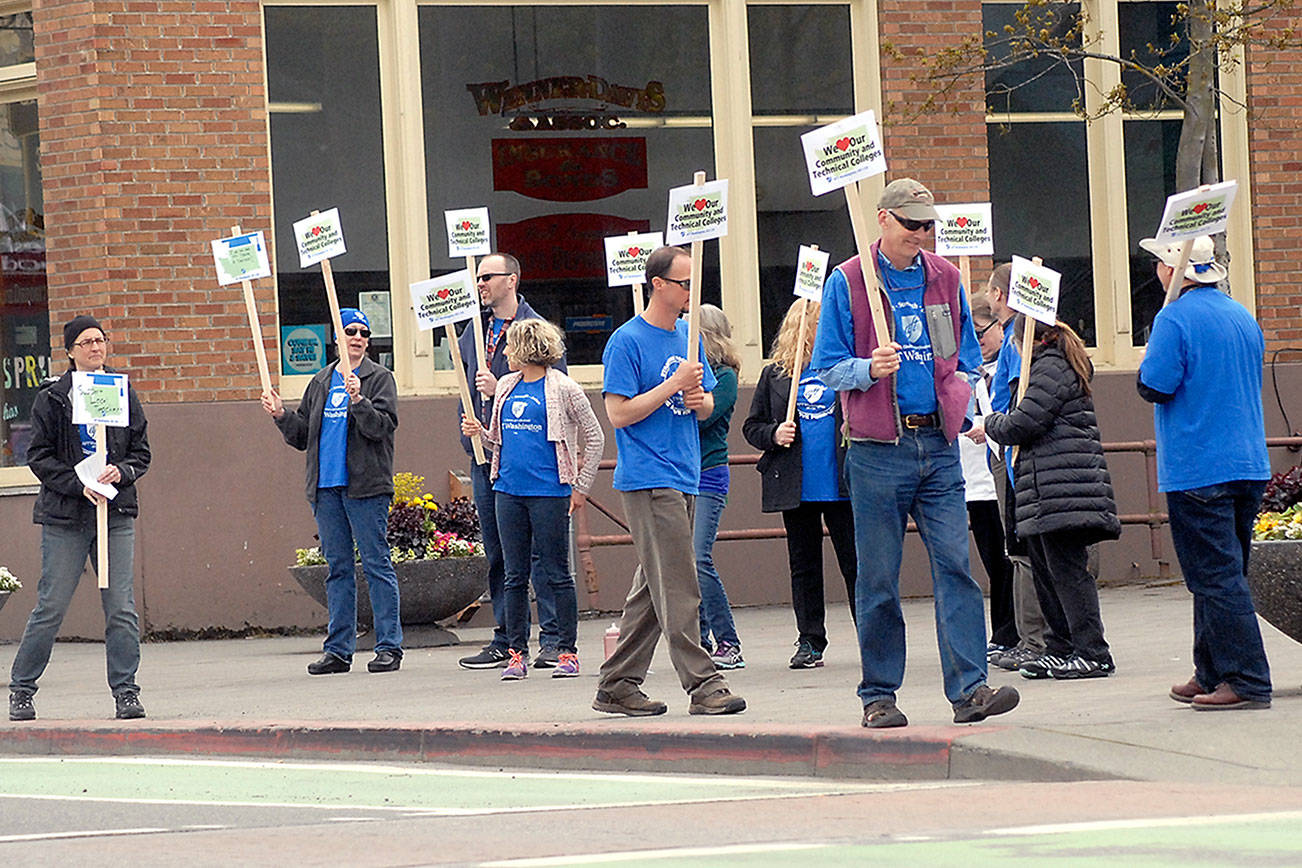 PHOTO: Peninsula College staff members protest underfunding