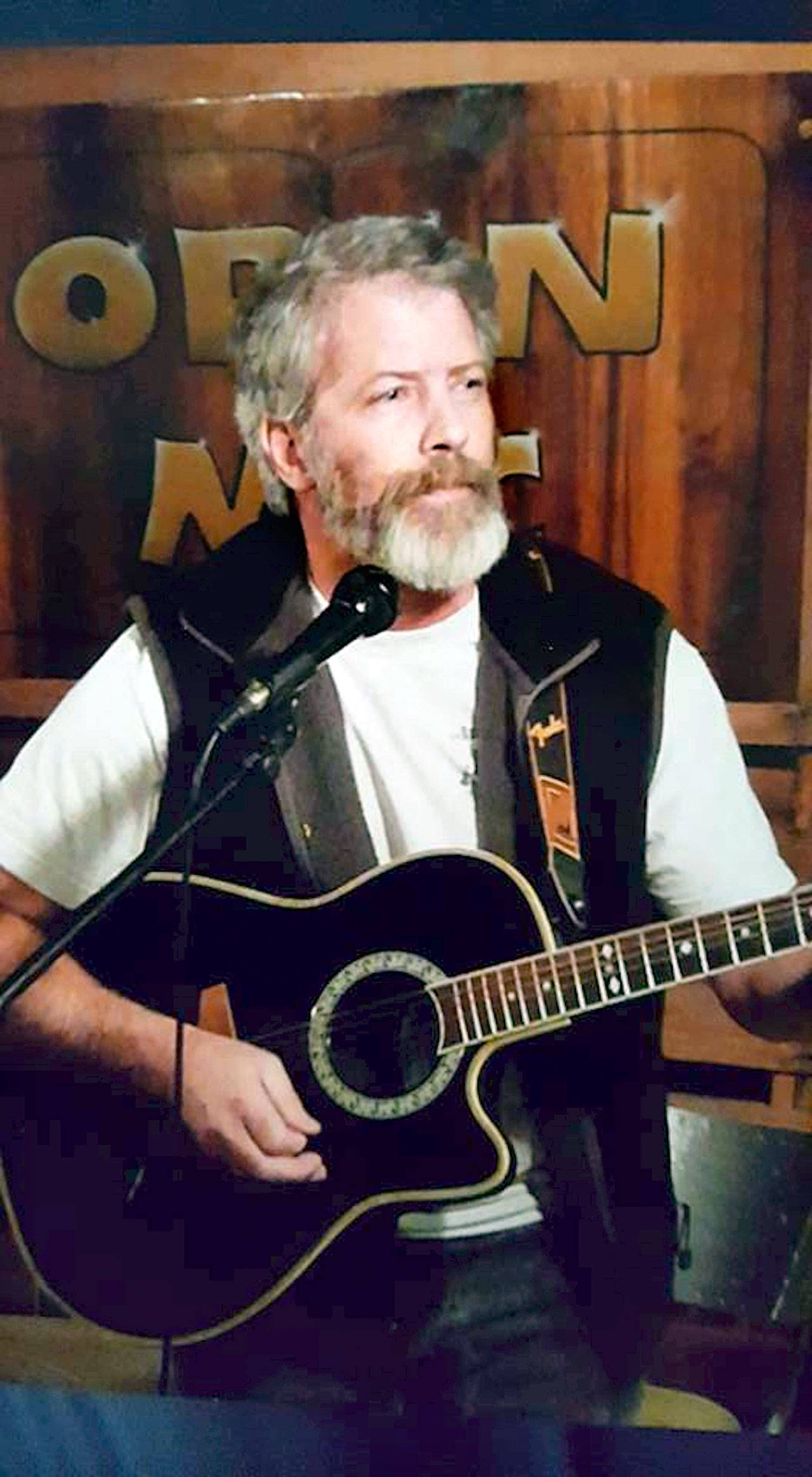 Singer-guitarist Steve Anderson will appear for the first time at Saturday’s Men with Guitars concert in Sequim.