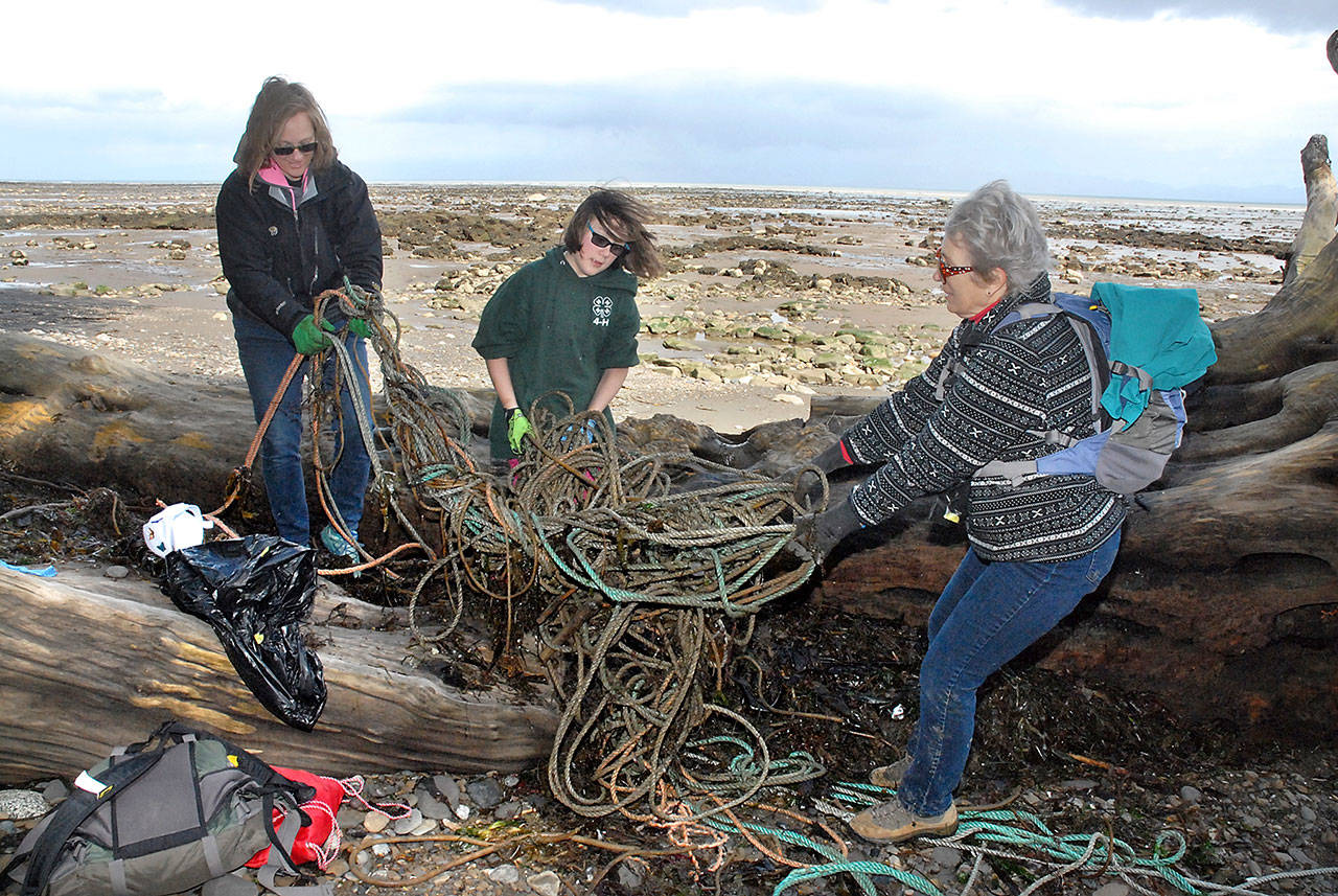 Volunteers needed to clean debris from beaches on Saturday