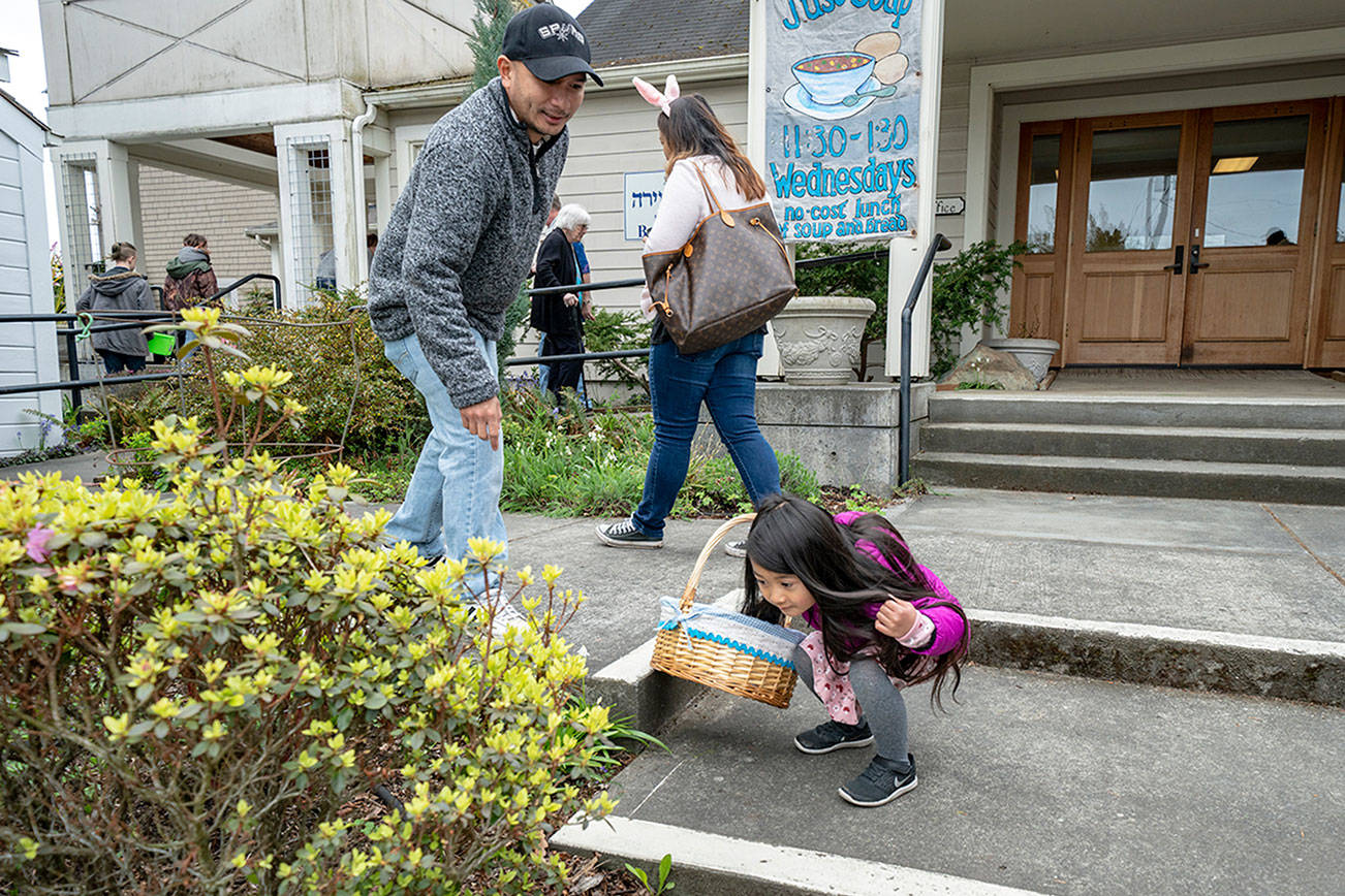 PHOTO: Thorough search in Port Townsend Easter egg hunt