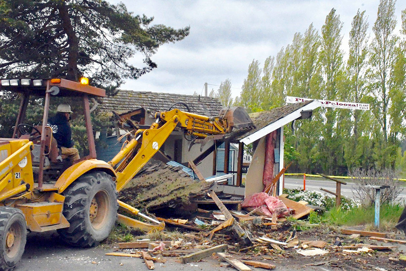 ‘Old Blue’ visitor center comes down; new park envisioned in PT