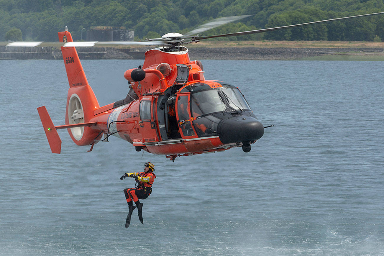PHOTO: Coast Guard members show their rescue skills
