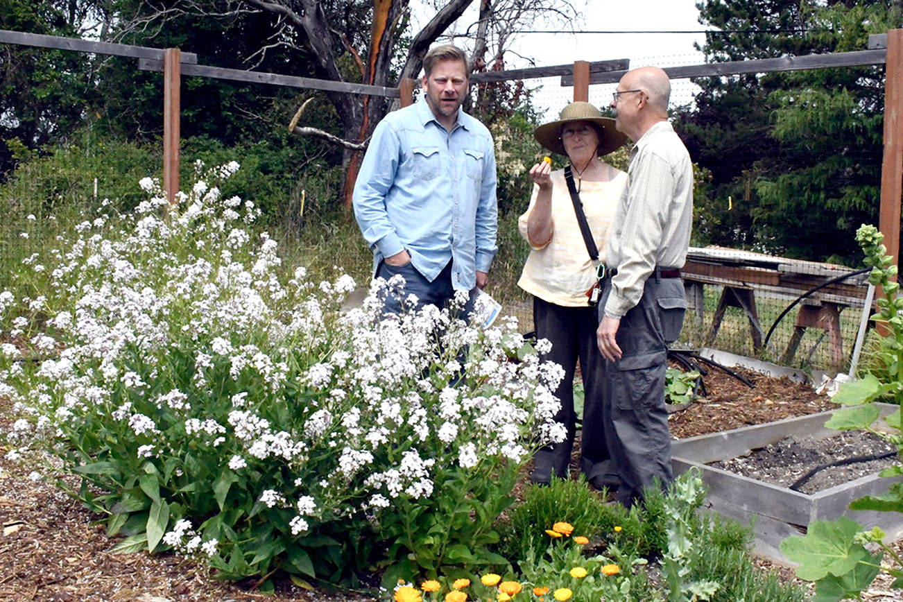 State representative tours food bank gardens