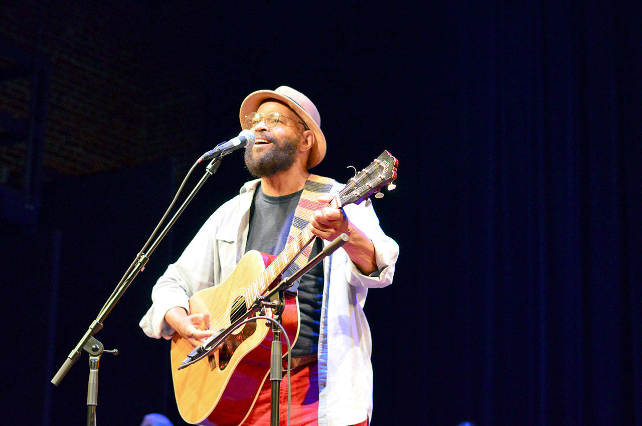 Guy Davis, songwriter, actor and teacher, is one of the performers appearing in this weekend’s Acoustic Blues Festival shows. (Diane Urbani de la Paz/for Peninsula Daily News)