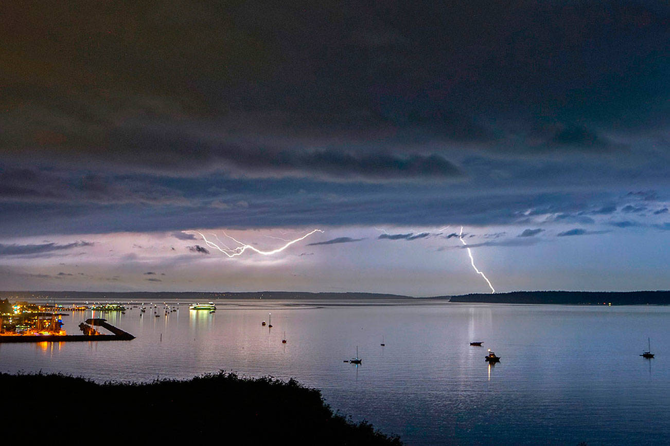 PHOTOS Lightning crashes around Olympic Peninsula Peninsula Daily News