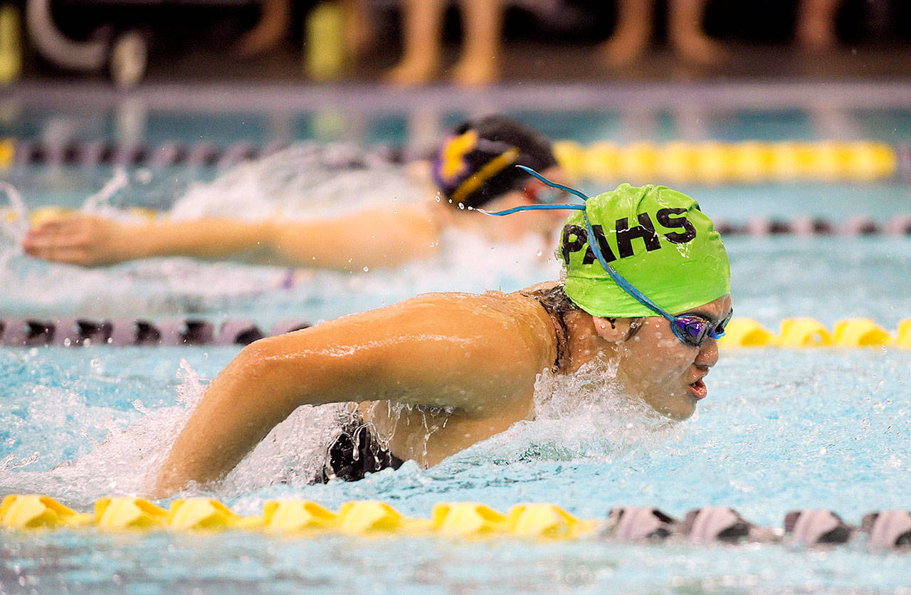Port Angeles Felicia Che competes against Sequim at the Sequim YMCA on Friday. (Michael Dashiell/Olympic Peninsula News Group)