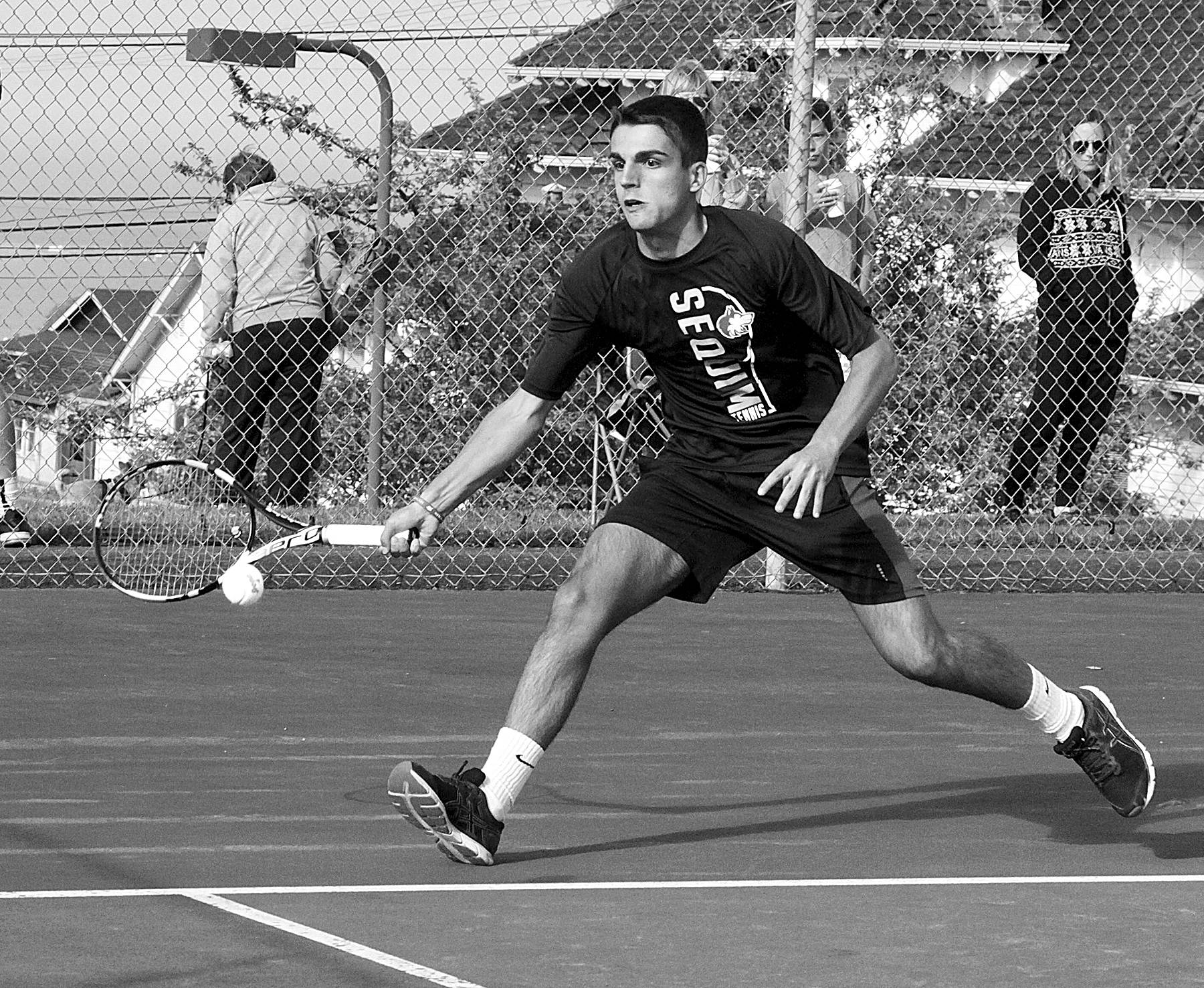 PREP SPORTS ROUNDUP: Port Angeles edges rival Sequim in close boys tennis match