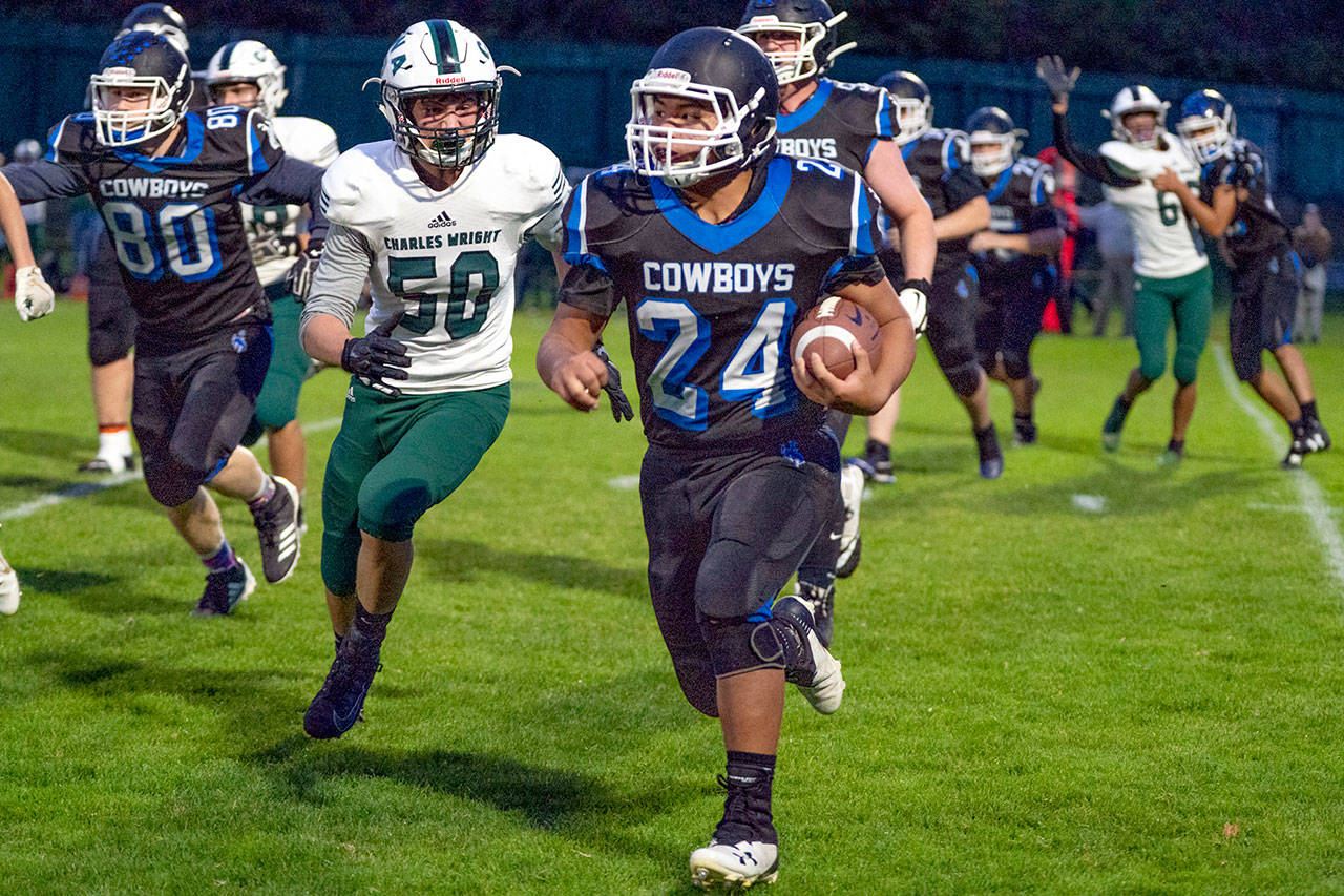 PREP FOOTBALL ROUNDUP: League powers flex muscles against Peninsula squads; Port Townsend and Quilcene win