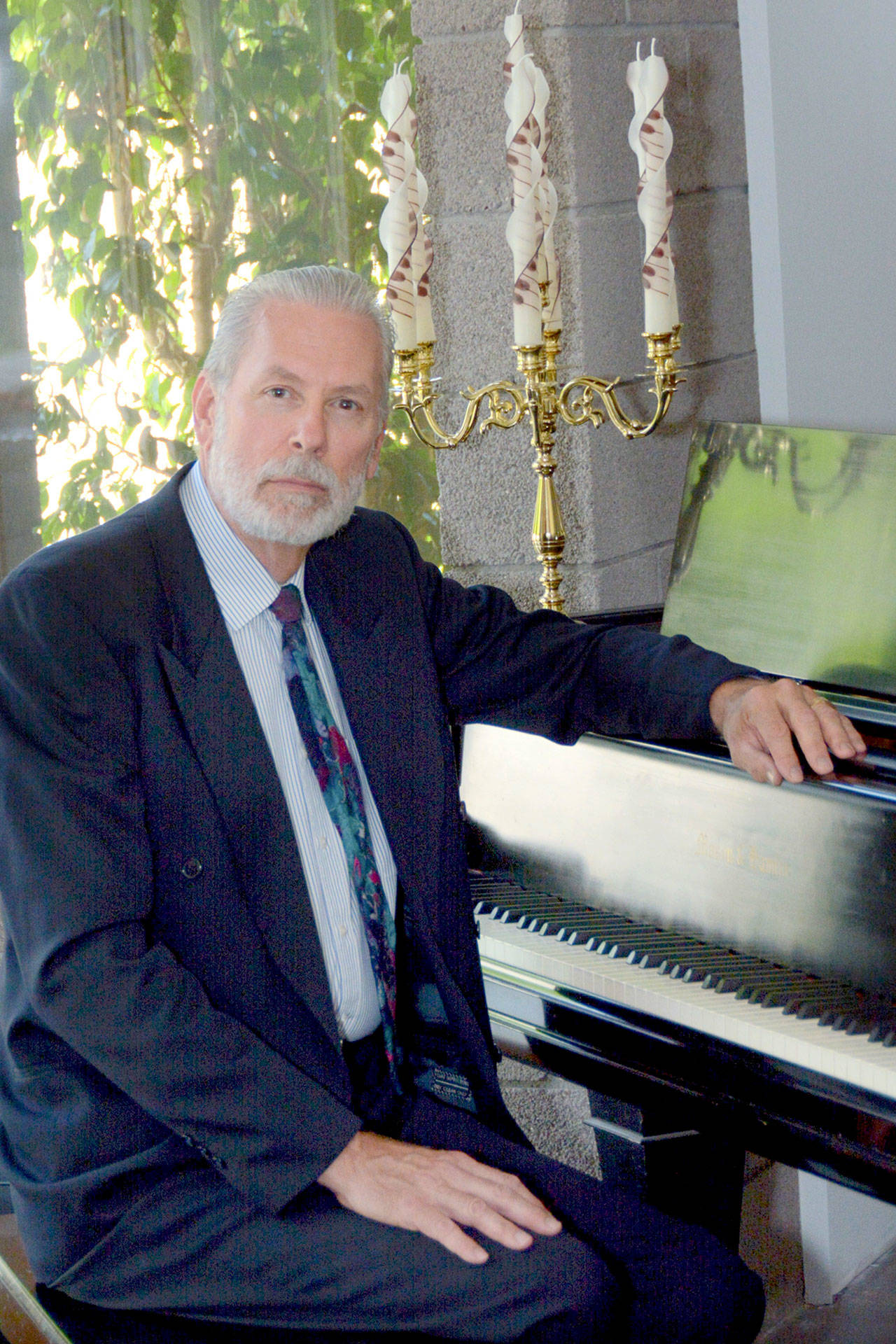 Gary Rtherford will perform on a baroque-style organ Thursday.