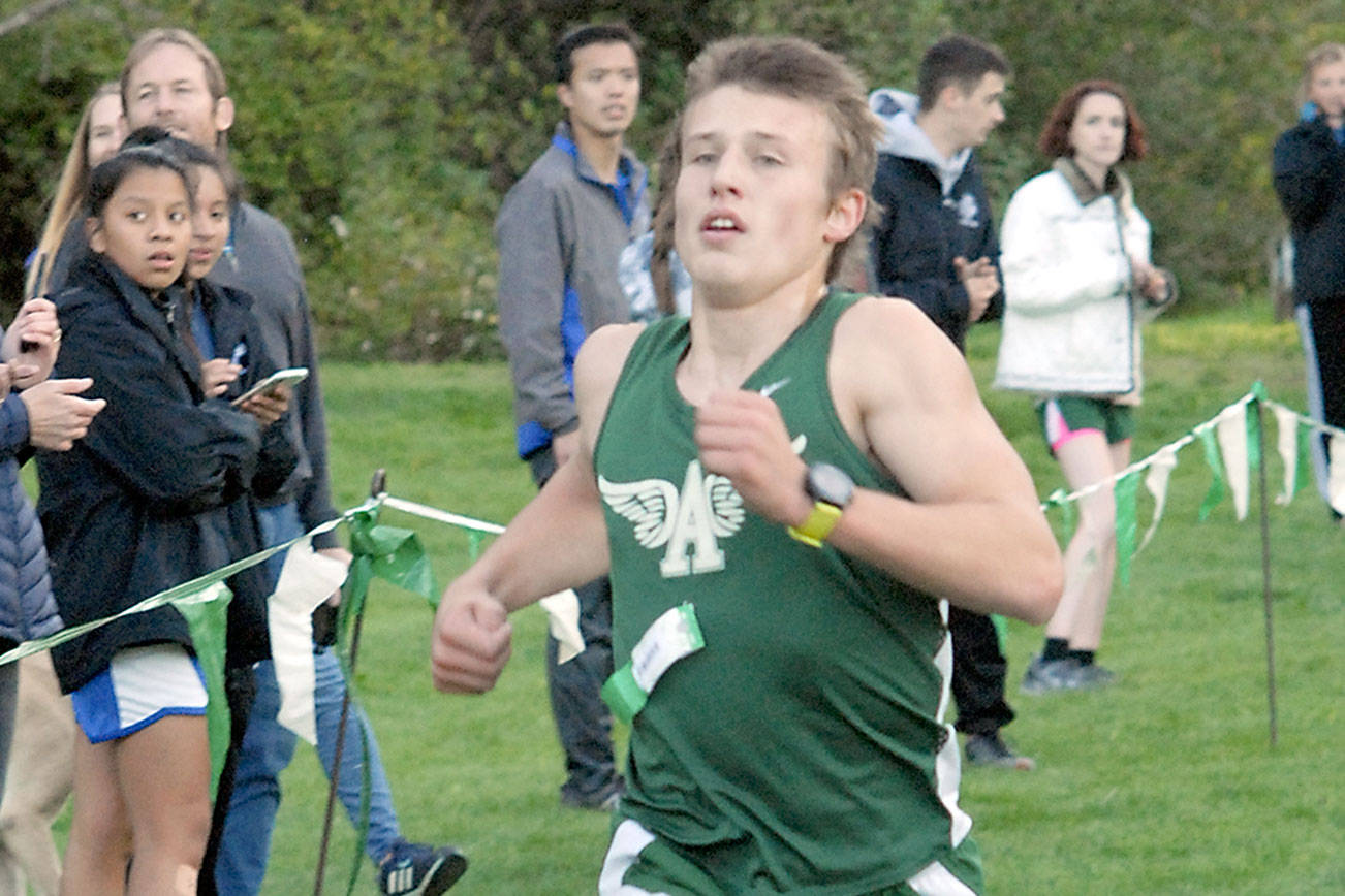 Roughriders race to home XC victories; Port Townsend’s Avelino, Sequim’s Pyeatt win meets