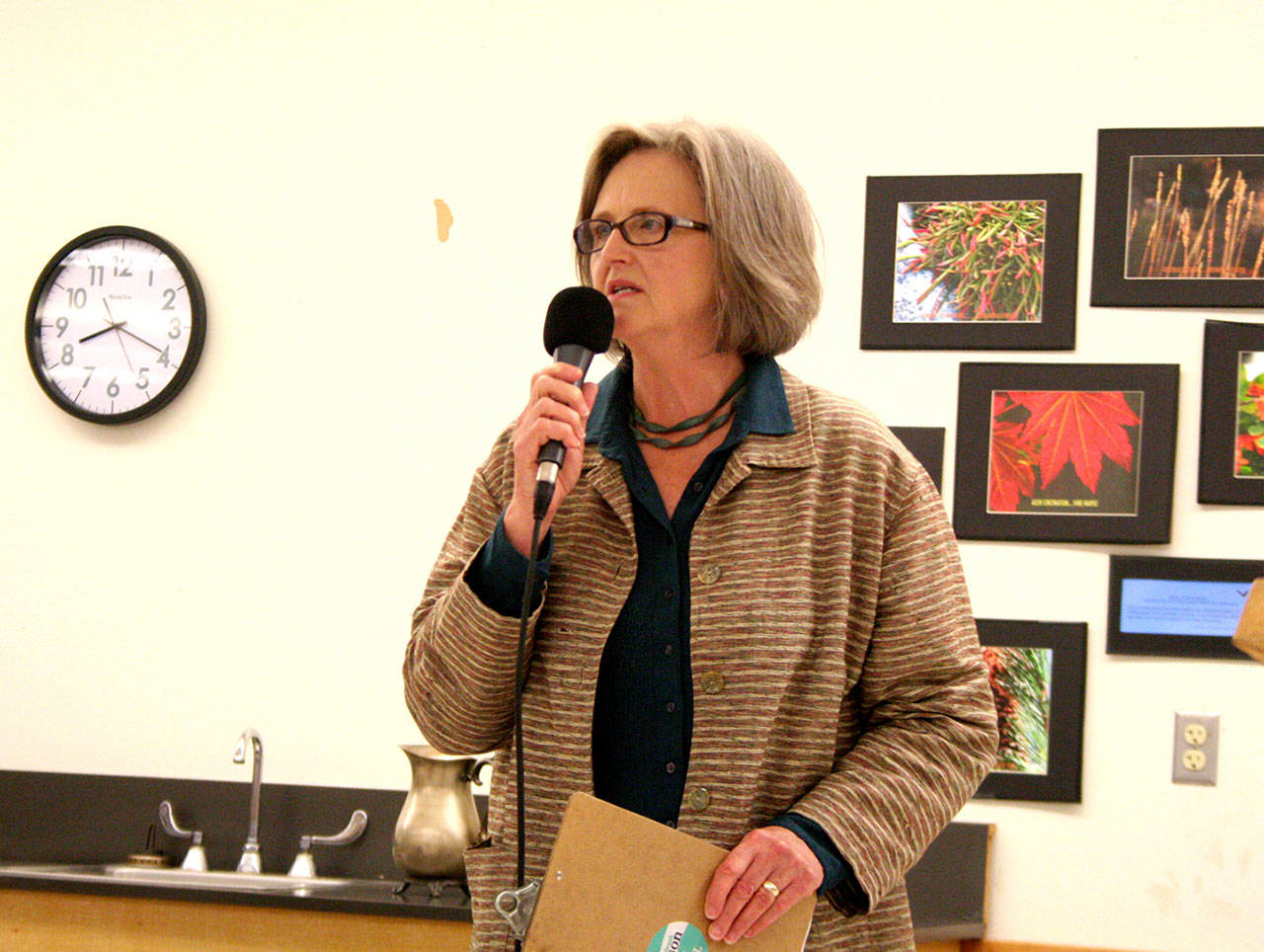 Deborah Stinson, the incumbent for the Port Townsend City Council Position 4, speaks Thursday night during a League of Women Voters candidates’ forum at the Port Townsend Community Center. (Brian McLean/Peninsula Daily News)