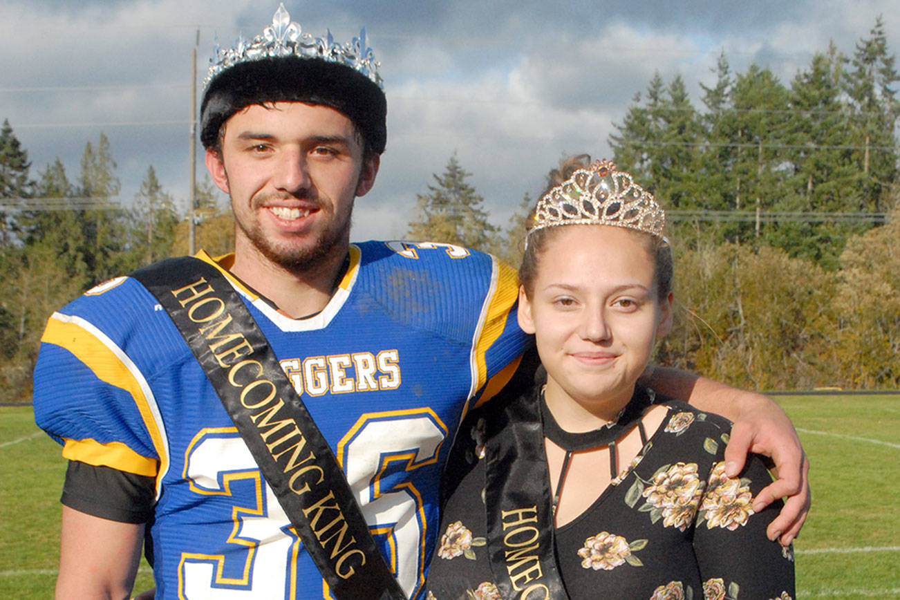 Crescent court crowned at homecoming football game