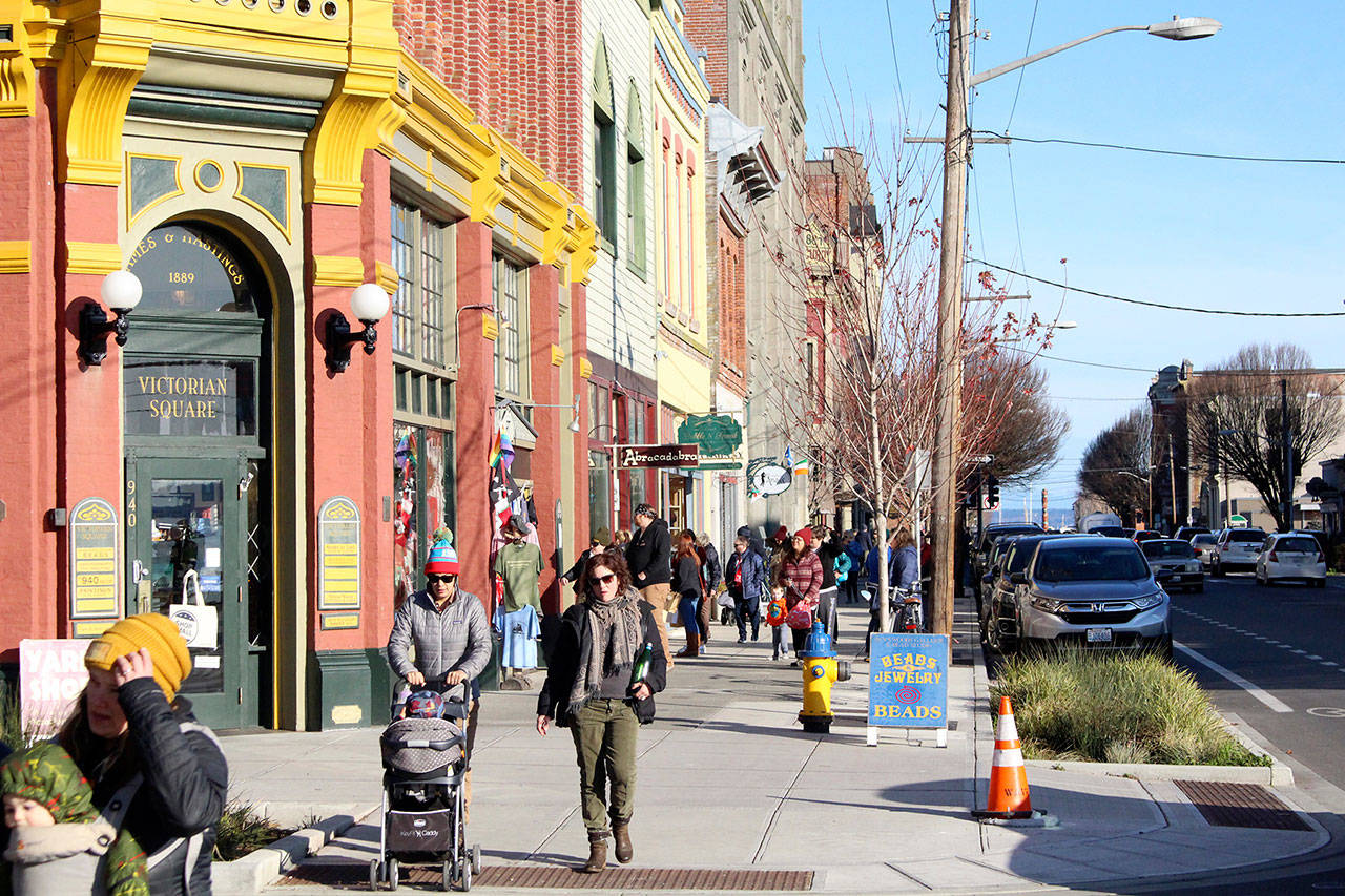 Dozens of people walked up and down Water Street during Small Business Saturday, shopping at the many small businesses that line downtown Port Townsend. (Zach Jablonski/Peninsula Daily News)