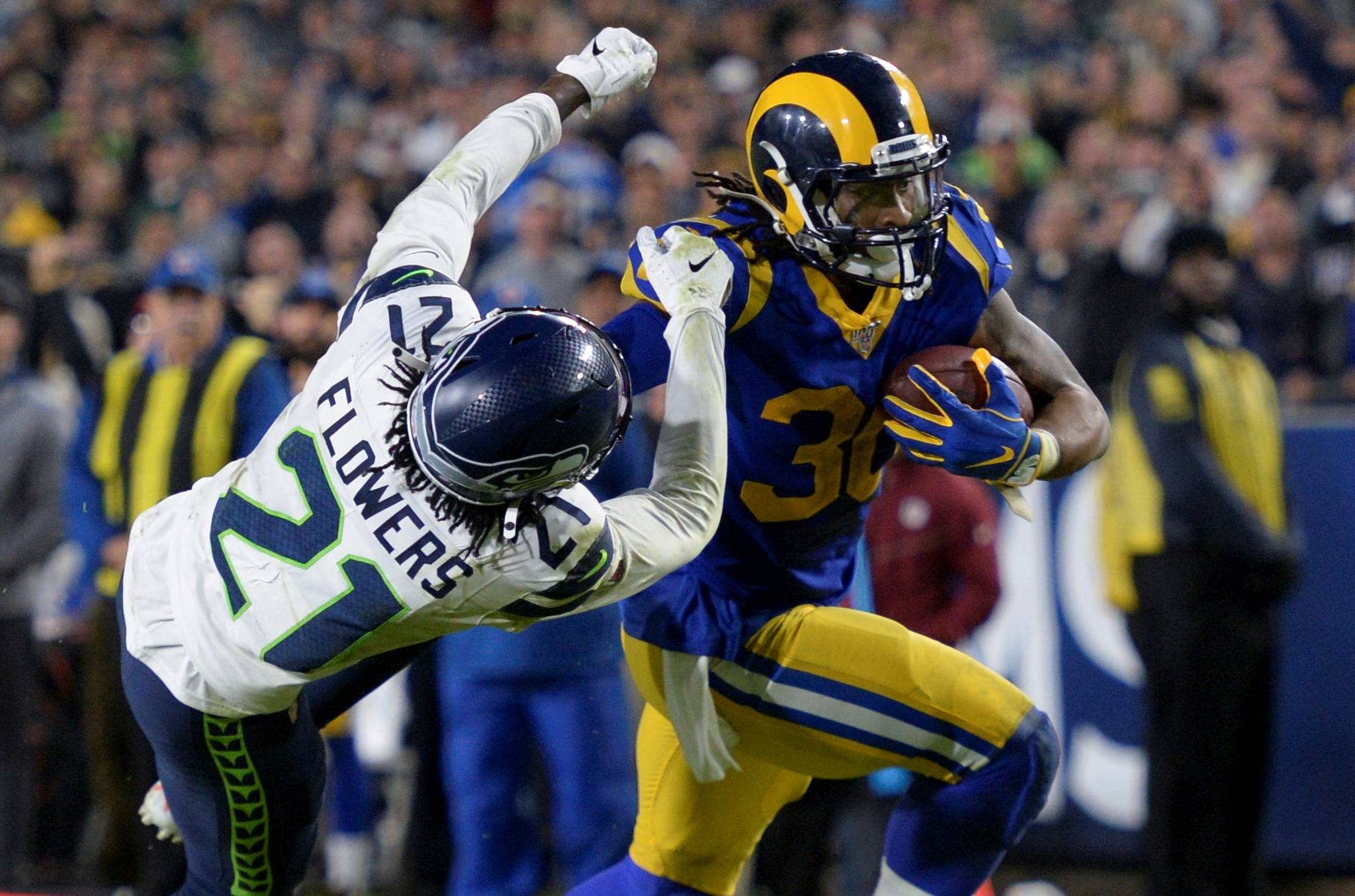 SEAHAWKS: Rough night for Wilson, Seattle in L.A.