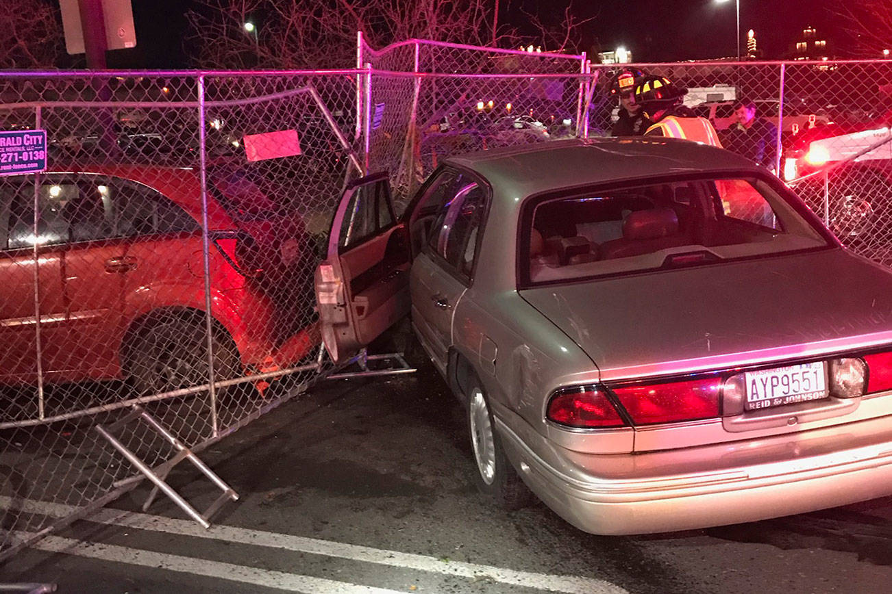 Man charged with DUI after colliding with cars, fence