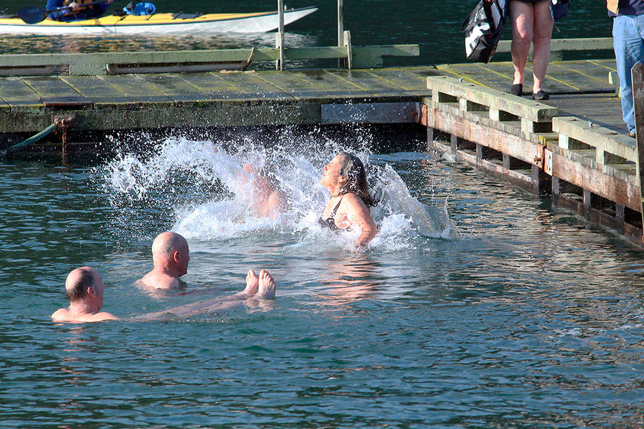 About 65 leap into cold water at Nordland on New Year’s Day