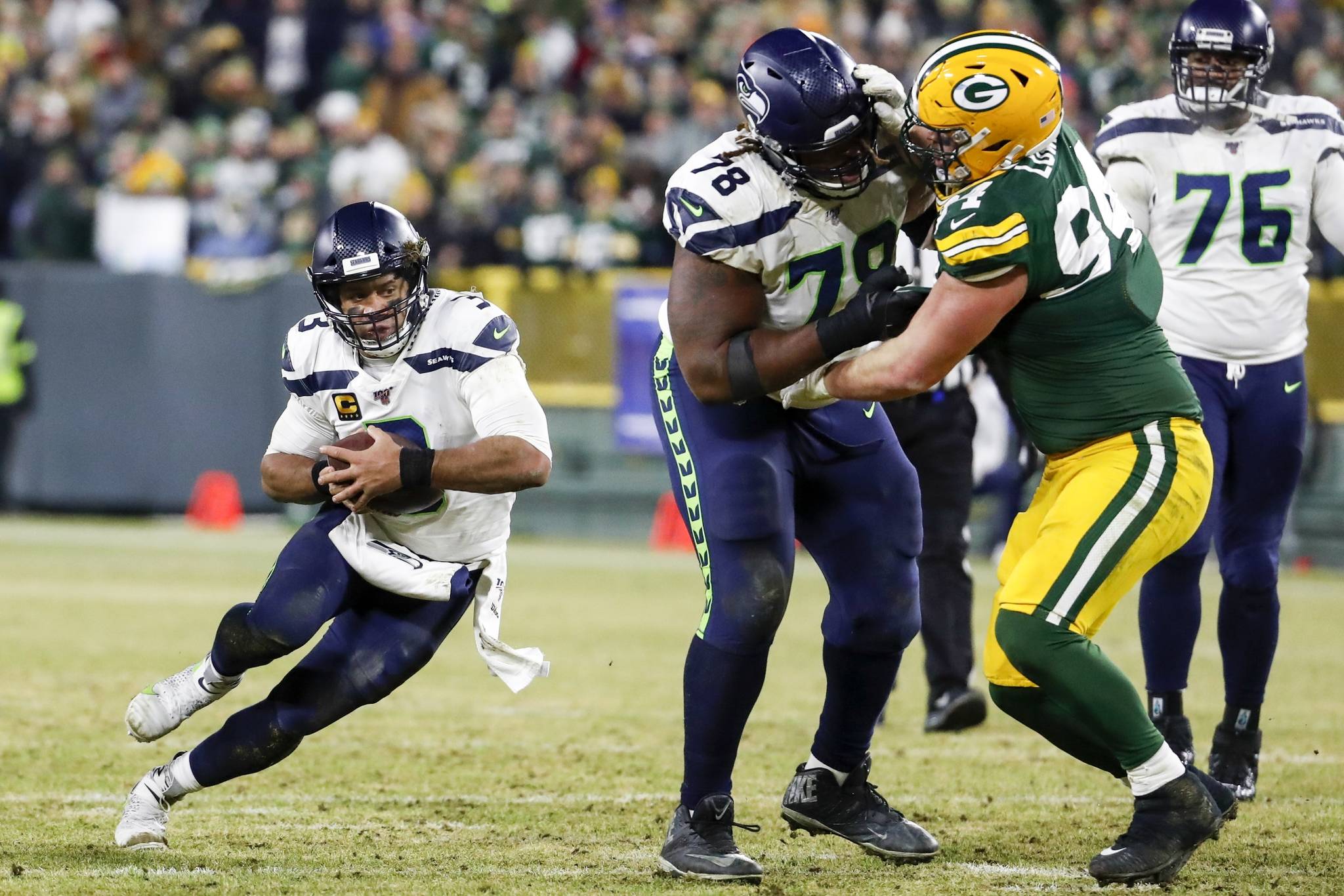 SEATTLE SEAHAWKS: Packers hang on, season comes to an end for Hawks at Lambeau | Peninsula Daily News
