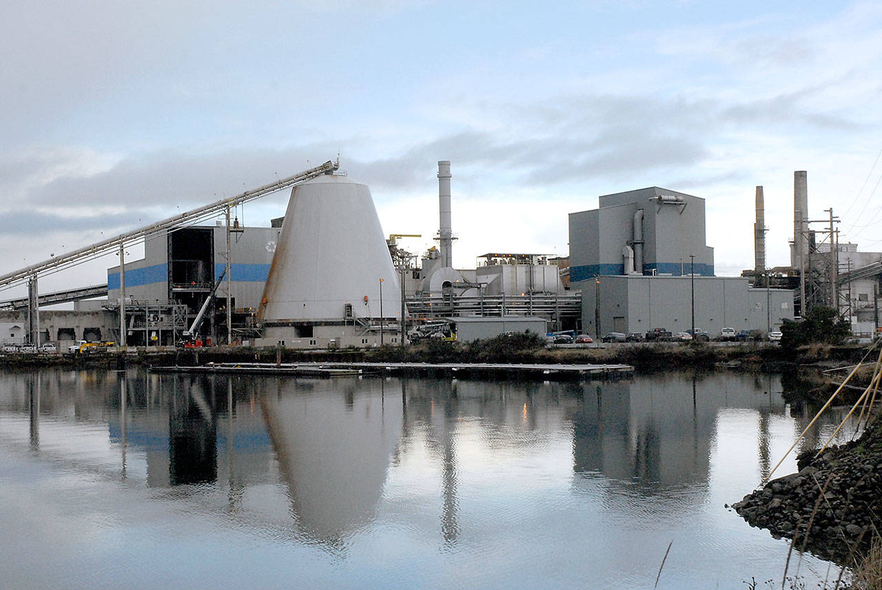 The McKinley Paper mill in Port Angeles, shown Tuesday, Jan. 21, 2020, has begun the startup process to begin operations. (Keith Thorpe/Peninsula Daily News)