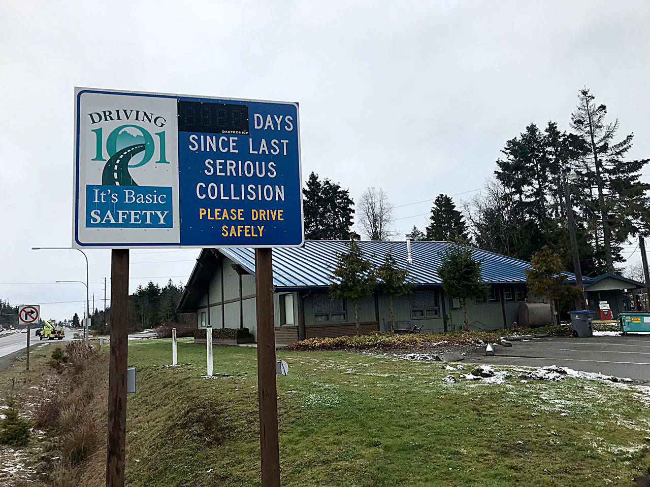 A sign along U.S. Highway 101 recording the number of days since a serious collision from Sequim to Port Angeles has been taken down because of disrepair. (State Patrol)