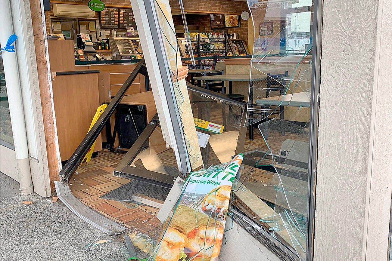 Restaurant damaged in Saturday morning accident