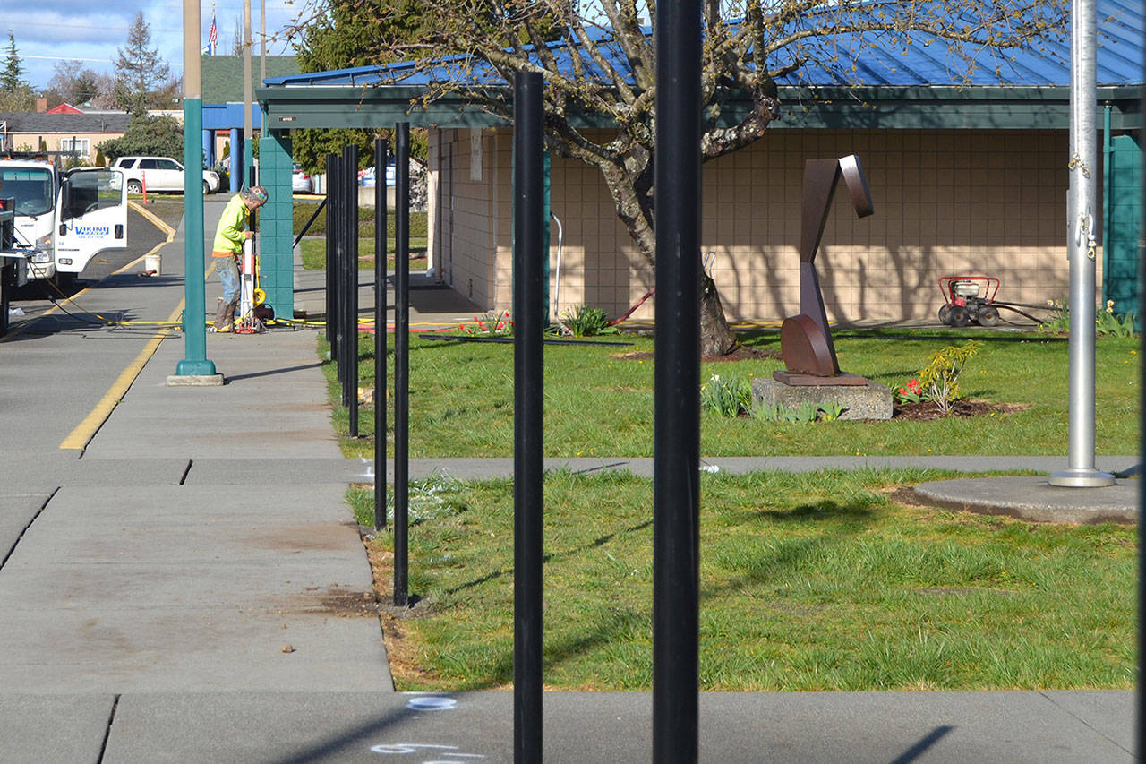 A new fence went up around Helen Haller Elementary during spring break to limit access into the school. (Matthew Nash/Olympic Peninsula News Group)