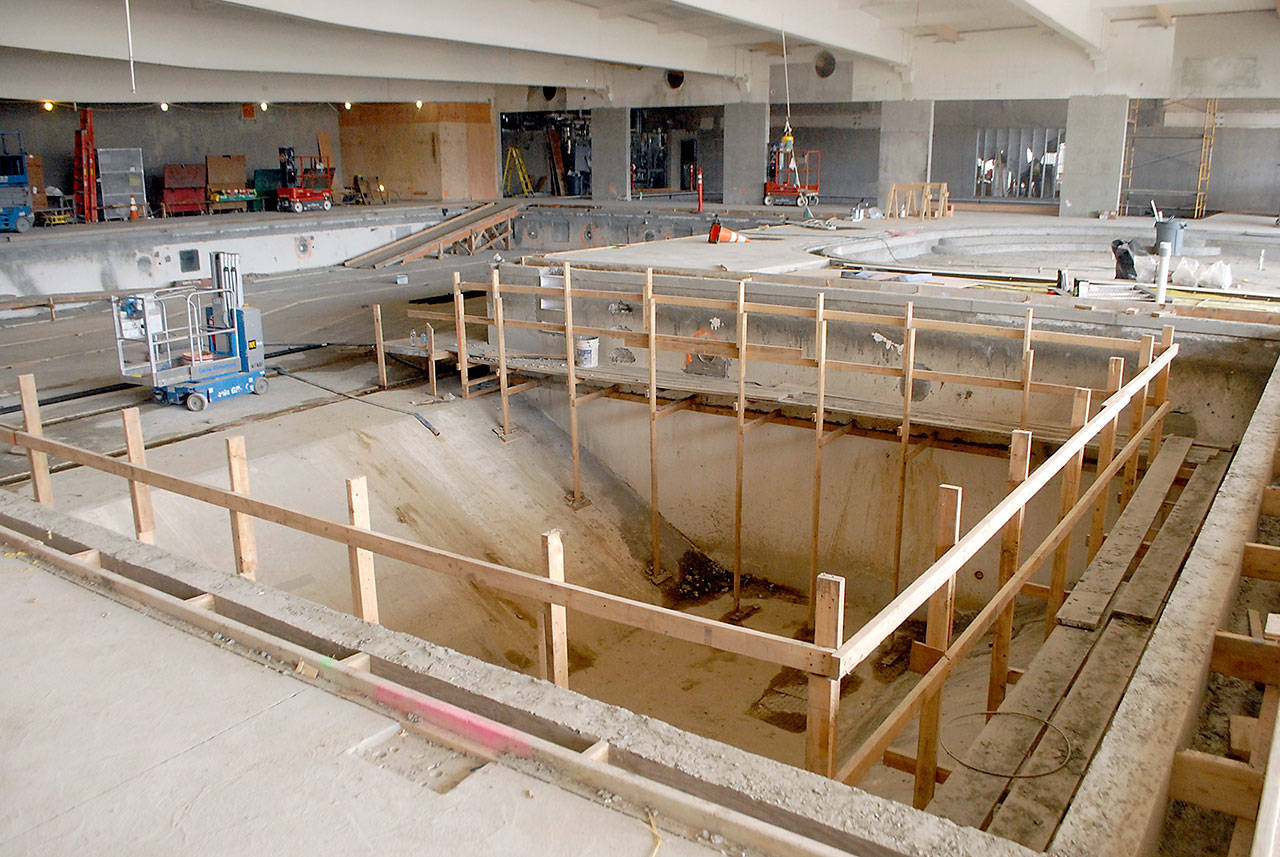 Port Angeles pool construction resumes