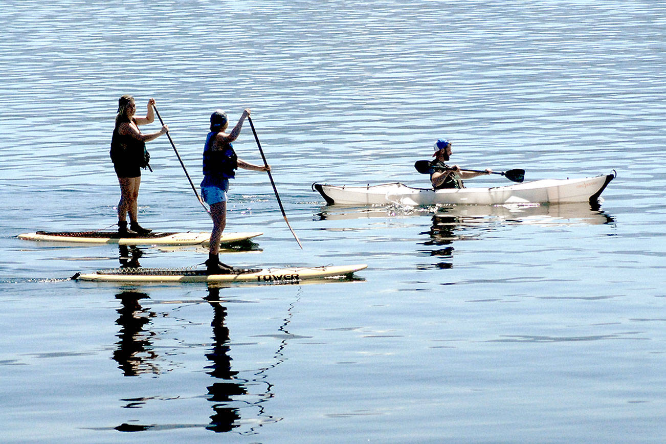 Harbor paddlers in Port Angeles