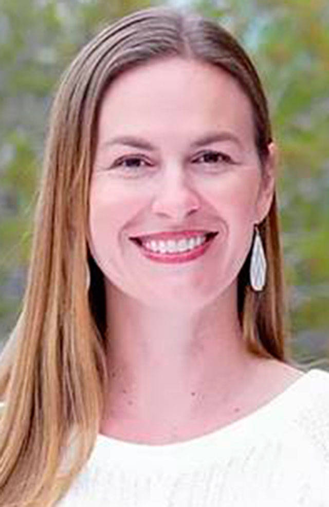 Author Dusti Bowling will present an online writing worksop on Tuesday morning.