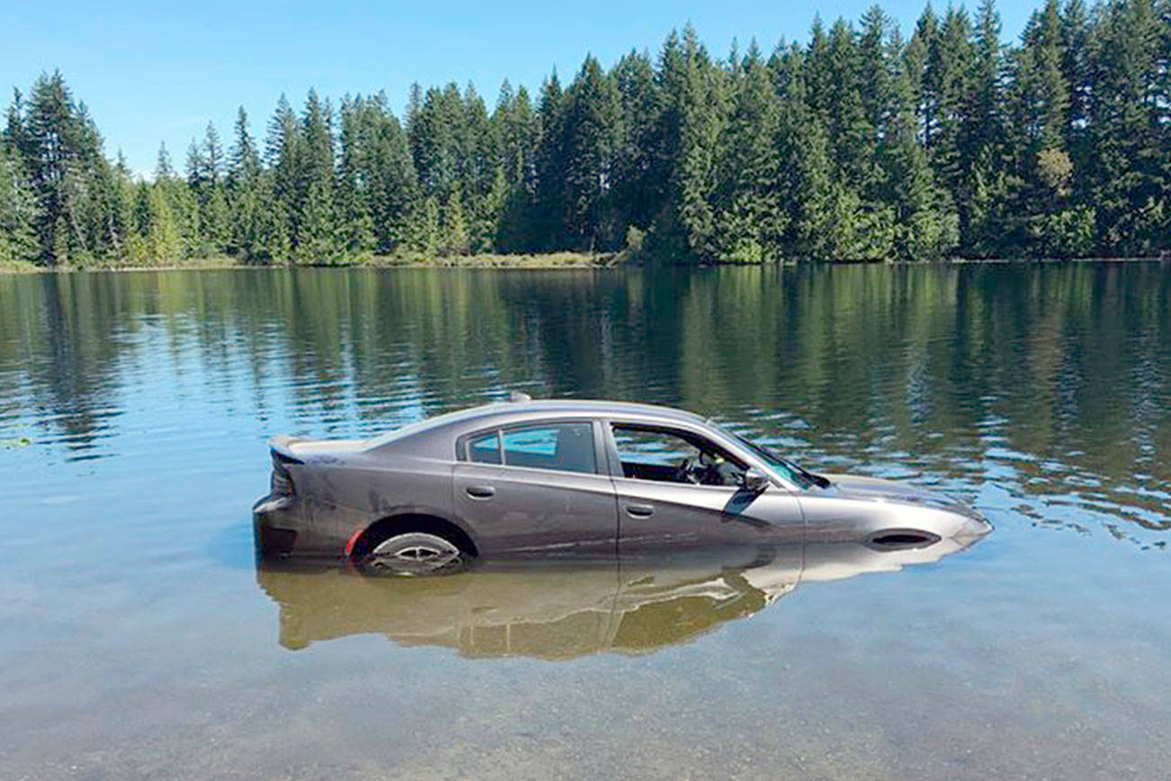 Car removed from Sandy Shore Lake