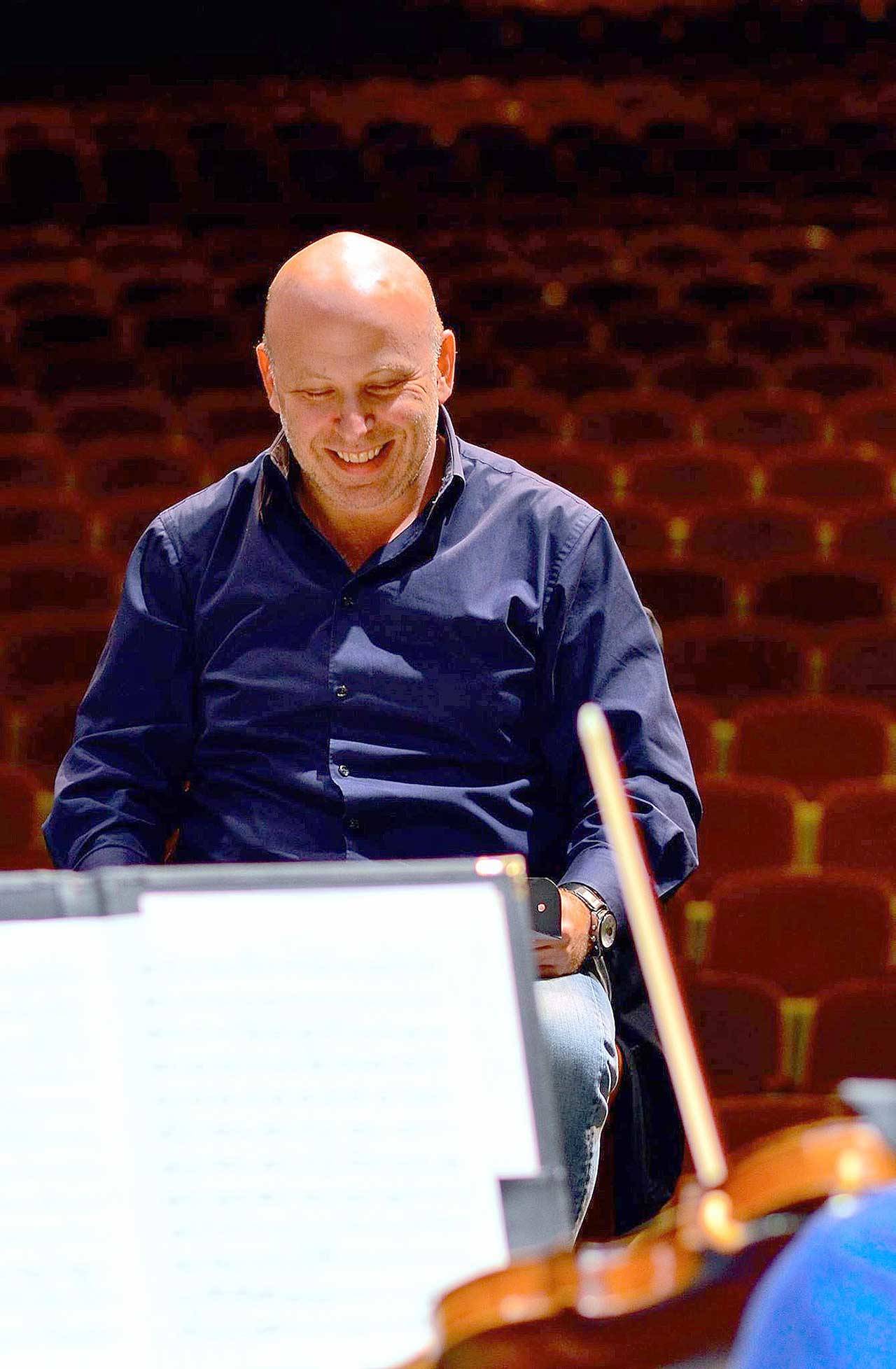 Port Angeles Symphony music director and conductor Jonathan Pasternack will don a face mask for this week’s rehearsals. (Diane Urbani de la Paz/for Peninsula Daily News)