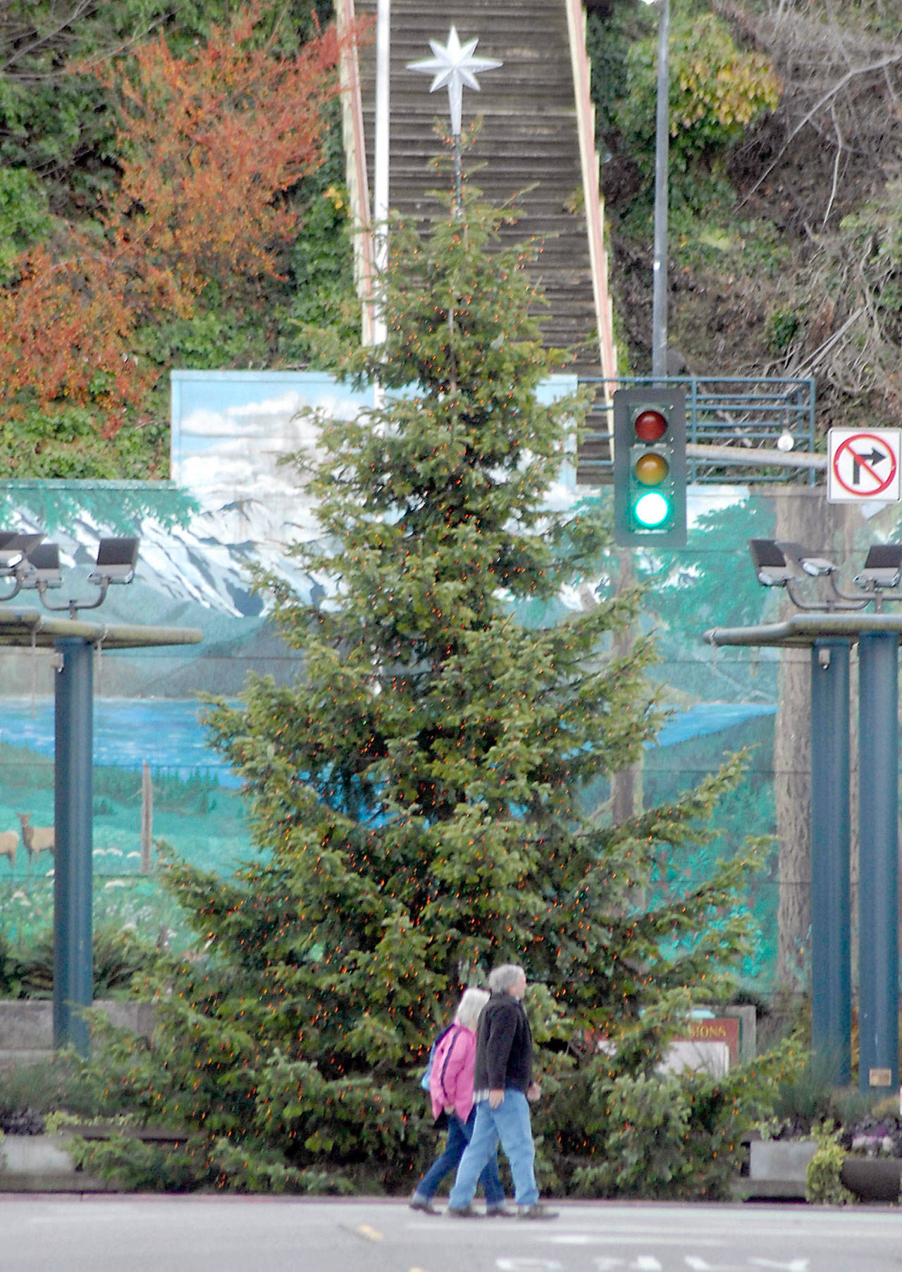 In this 2019 file photo, the Port Angeles downtown Christmas tree is decked out for the holiday season. This year, a Port Angeles Downtown Virtual Tree Lighting will begin at 5 p.m. Saturday and can be watched on Facebook or on a few websites. (Keith Thorpe/Peninsula Daily News file)