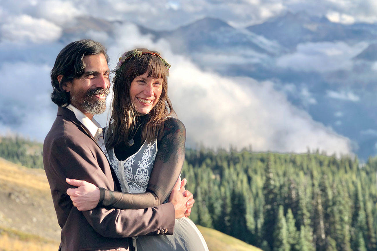 Lou Quevedo and Ann Carlson chose the Olympic Mountains as the backdrop for their October wedding.