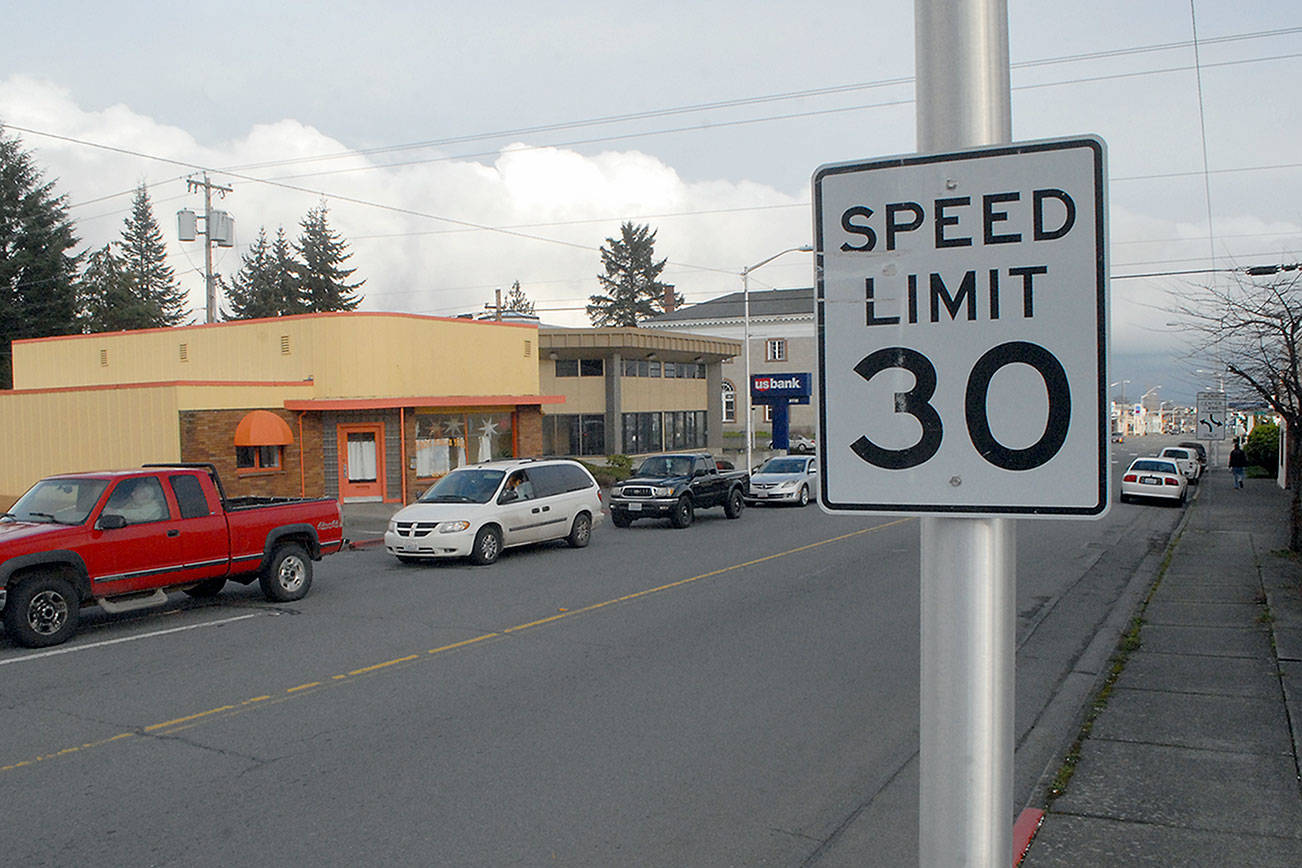 A sign indicates the speed limit for motorists near Eighth and Lincoln streets in Port Angeles. City officials are considering lowering the limit to 25 mph along South Lincoln Street. (Keith Thorpe/Peninsula Daily News)