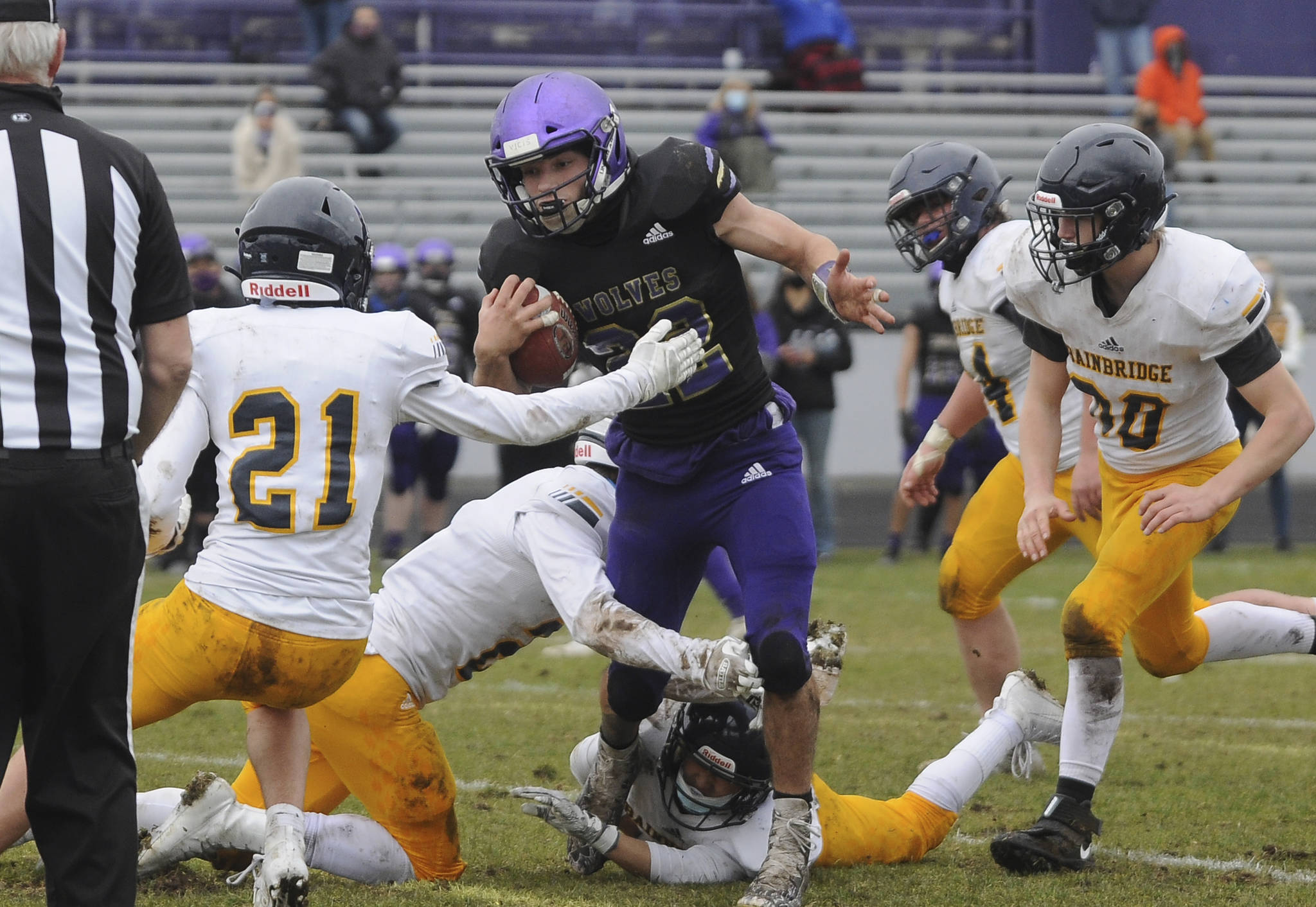 Sequim’s Walker Ward rumbled 31 times for 197 yards and two scores and added an interception defensively in the Wolves’ 38-0 win over Bainbridge on Saturday.
Michael Dashiell/Olympic Peninsula News Group