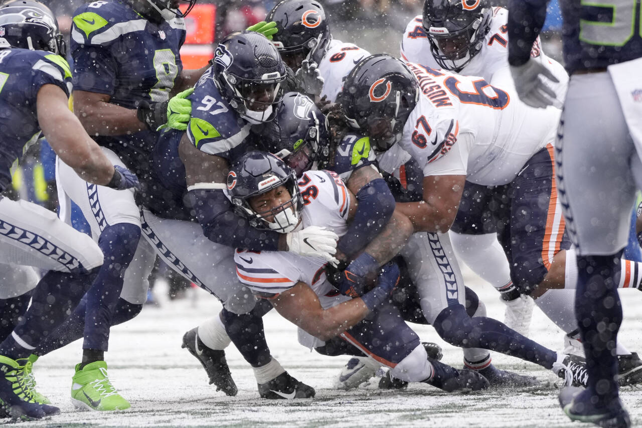 SEAHAWKS: Seattle loses on Bears' late two-point conversion | Peninsula  Daily News