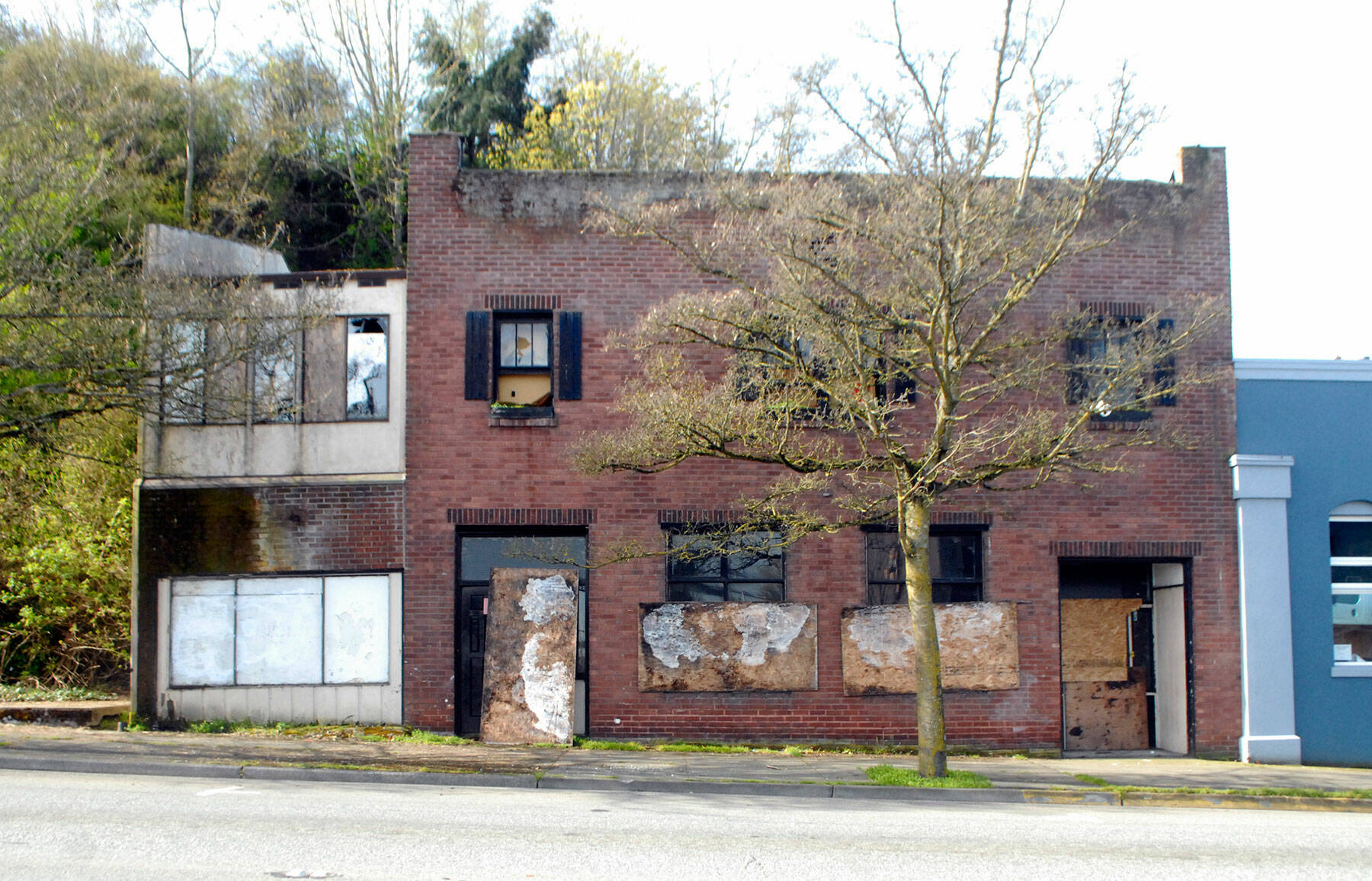 A long-vacant building at 204 E. Front St. in downtown Port Angeles has been condemned by the city council. (Keith Thorpe/Peninsula Daily News)