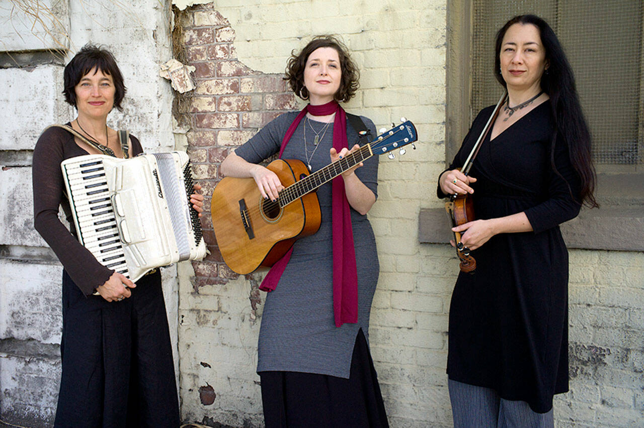 The True Life Trio will perform at Quimper Grange at 7 p.m. Thursday.