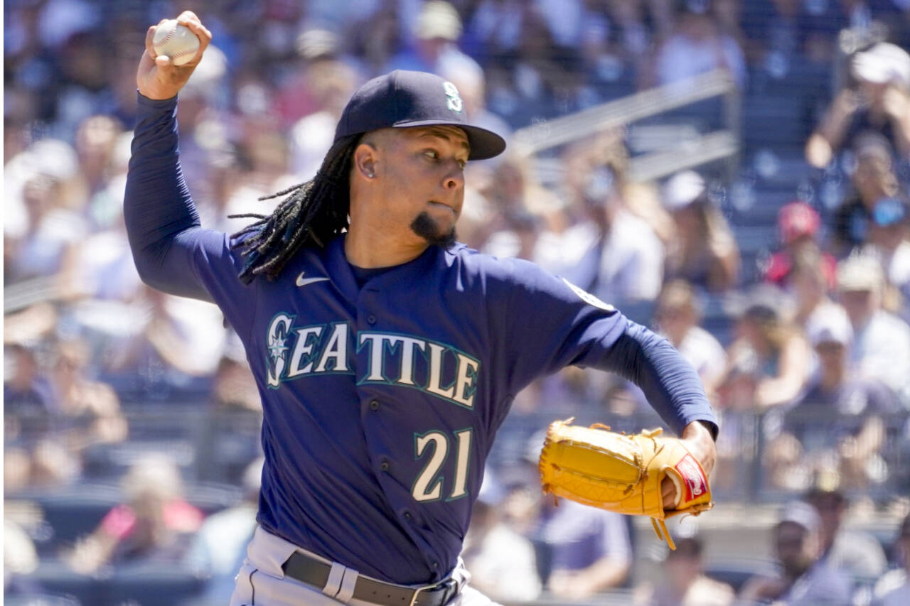 Seattle Mariners starting pitcher Luis Castillo delivers against the New York Yankees in the first inning of a baseball game, Wednesday, Aug. 3, 2022, in New York. (AP Photo/Mary Altaffer)