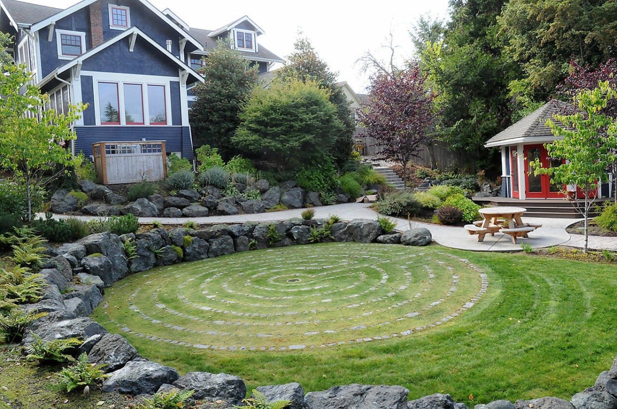 Captain Joseph House to its first families Peninsula Daily News