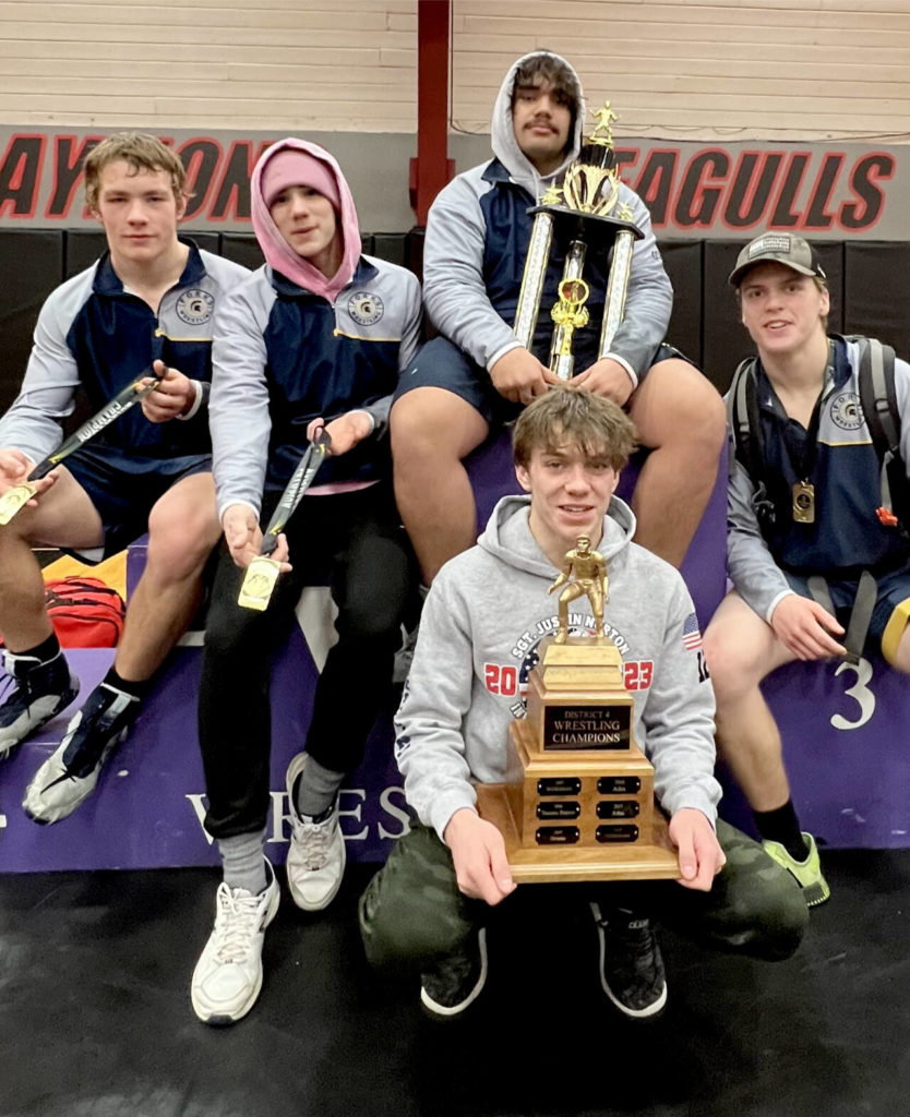 WRESTLING (Updated with more photos) Forks wins subregionals