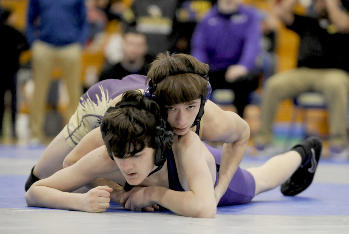 WRESTLING (Updated with more photos) Forks wins subregionals