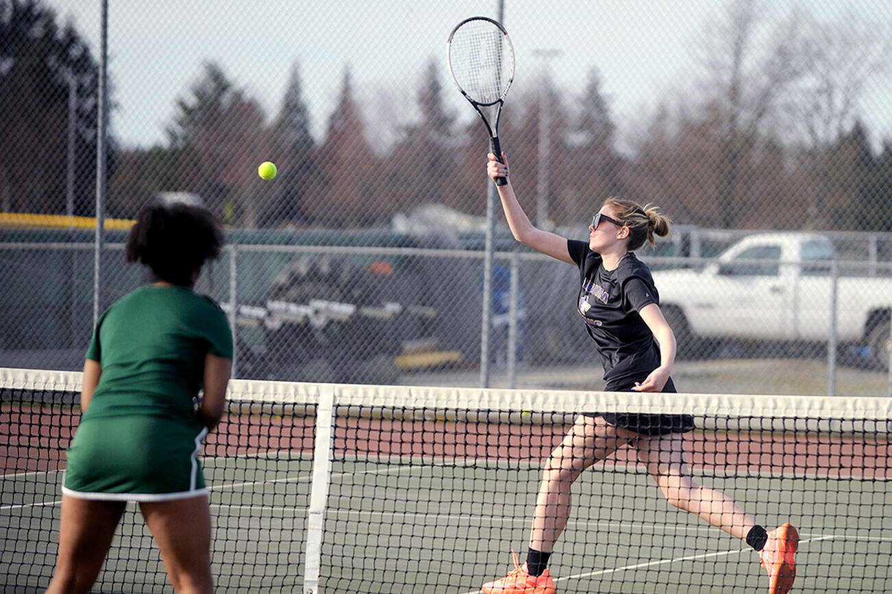 Michael Dashiell/Olympic Peninsula News Group
Sequim's Payton Smithson returns a shot during her No. 2 doubles match with Port Angeles on Wednesday at Sequim. Smithson and Amalia Gonzalez teamed to beat Kayla Jones and Bridget Weed 6-3, 6-1.