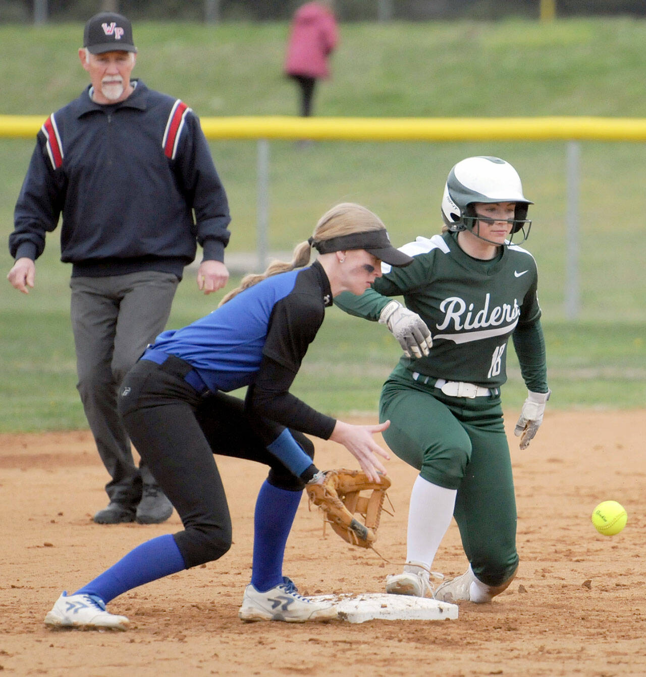 PREP SOFTBALL Roughriders remain perfect as Leitz, Worthington go deep