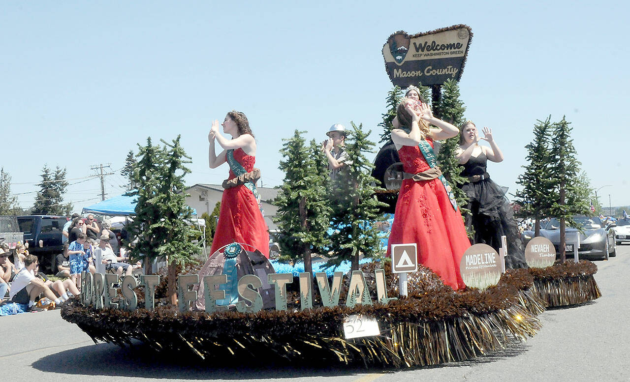 The Mason County Forest Festival float received the Irrigation Festival’s Governors Award. (Keith Thorpe/Peninsula Daily News)