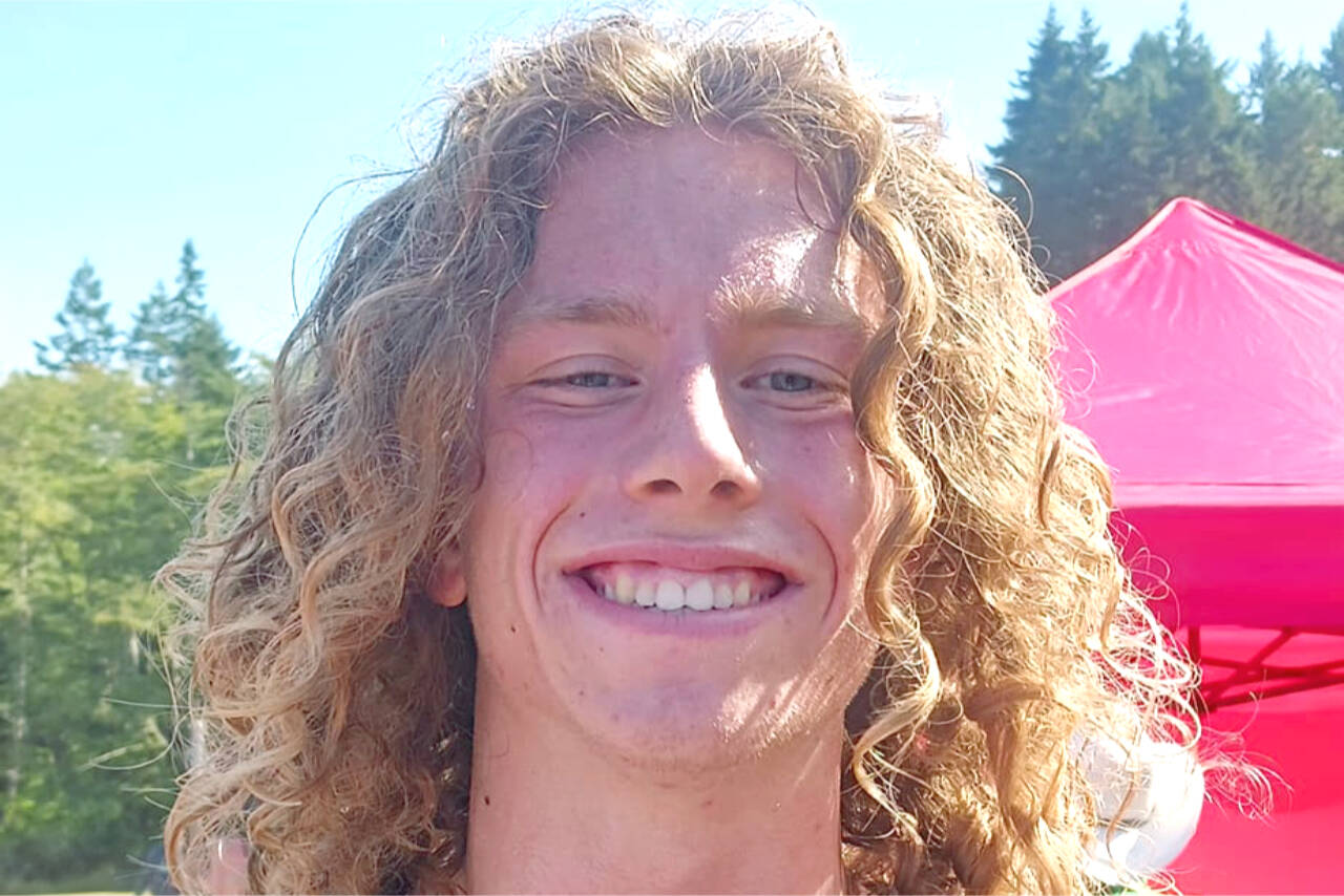 Colby Ellefson, Sequim cross country.