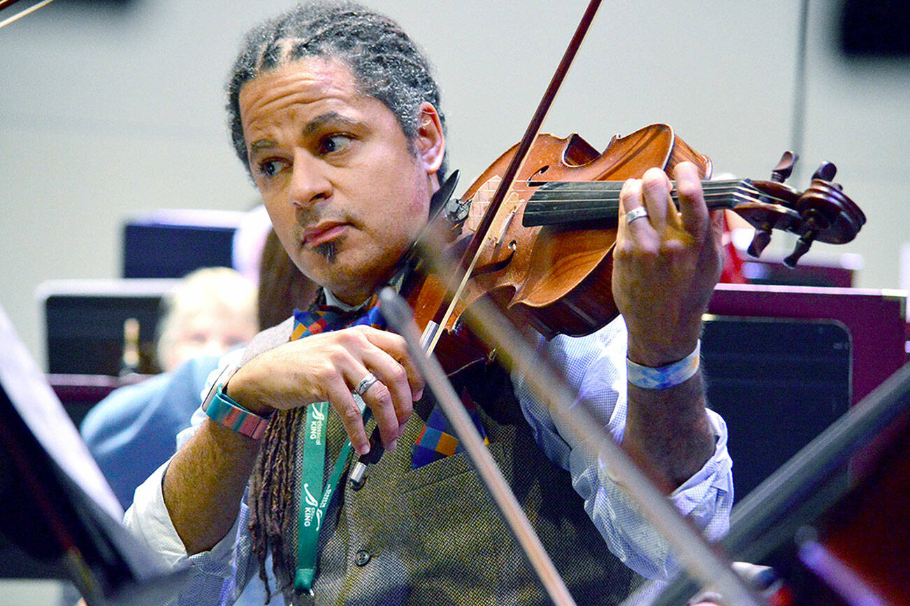 Violist Tyrone Beatty of Sequim will join more than 80 musicians in the Port Angeles Symphony’s Family Concert on Saturday. (Diane Urbani de la Paz)
