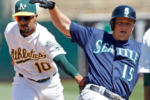 Seager drives in four, powers M’s to victory