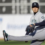 Seattle Mariners pitcher Hisashi Iwakuma works against the Oakland Athletics in the first inning of a baseball game Saturday, Aug. 13, 2016, in Oakland, Calif. (AP Photo/Ben Margot)